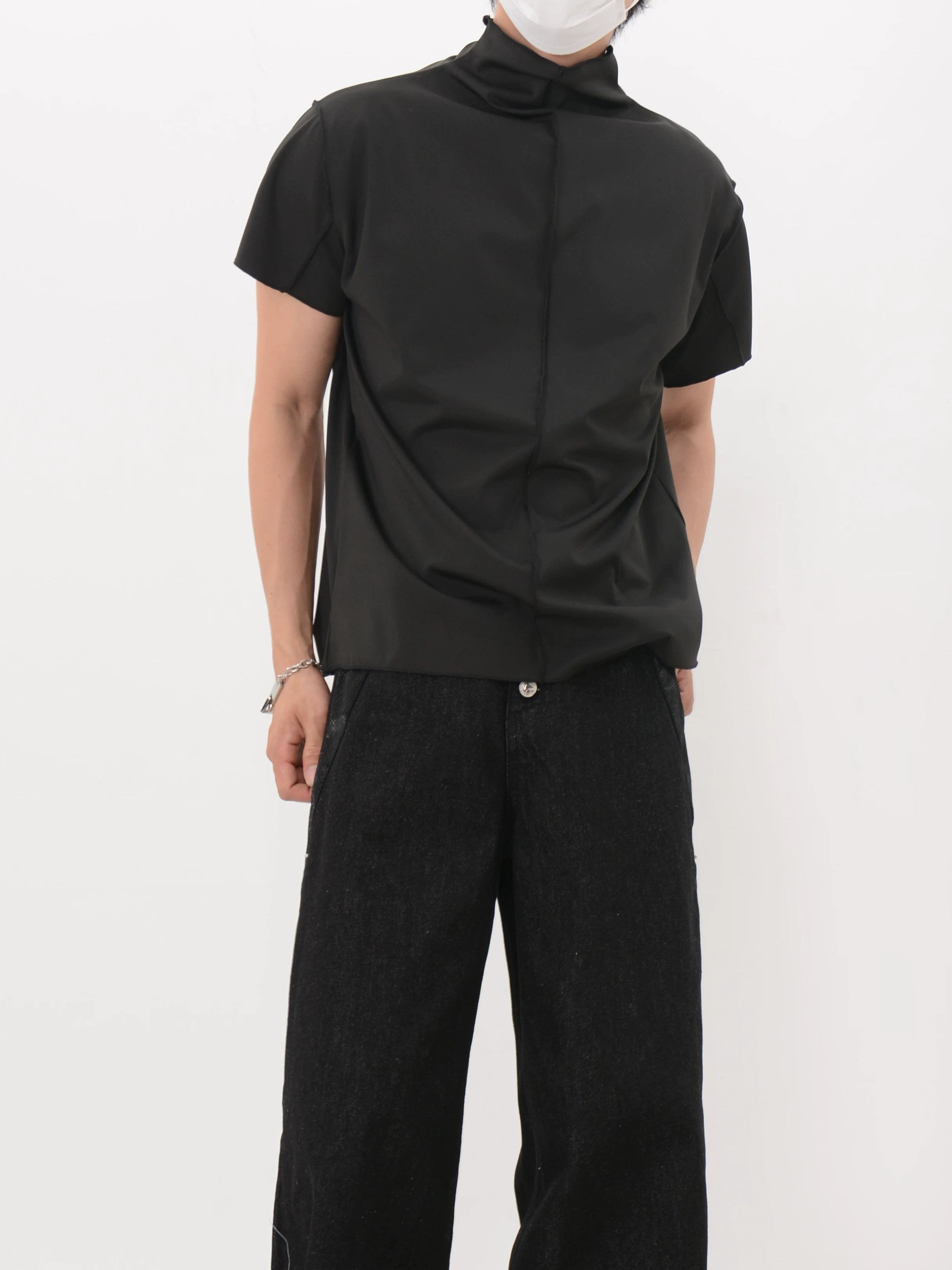 Back Seam Mock Neck Shirt