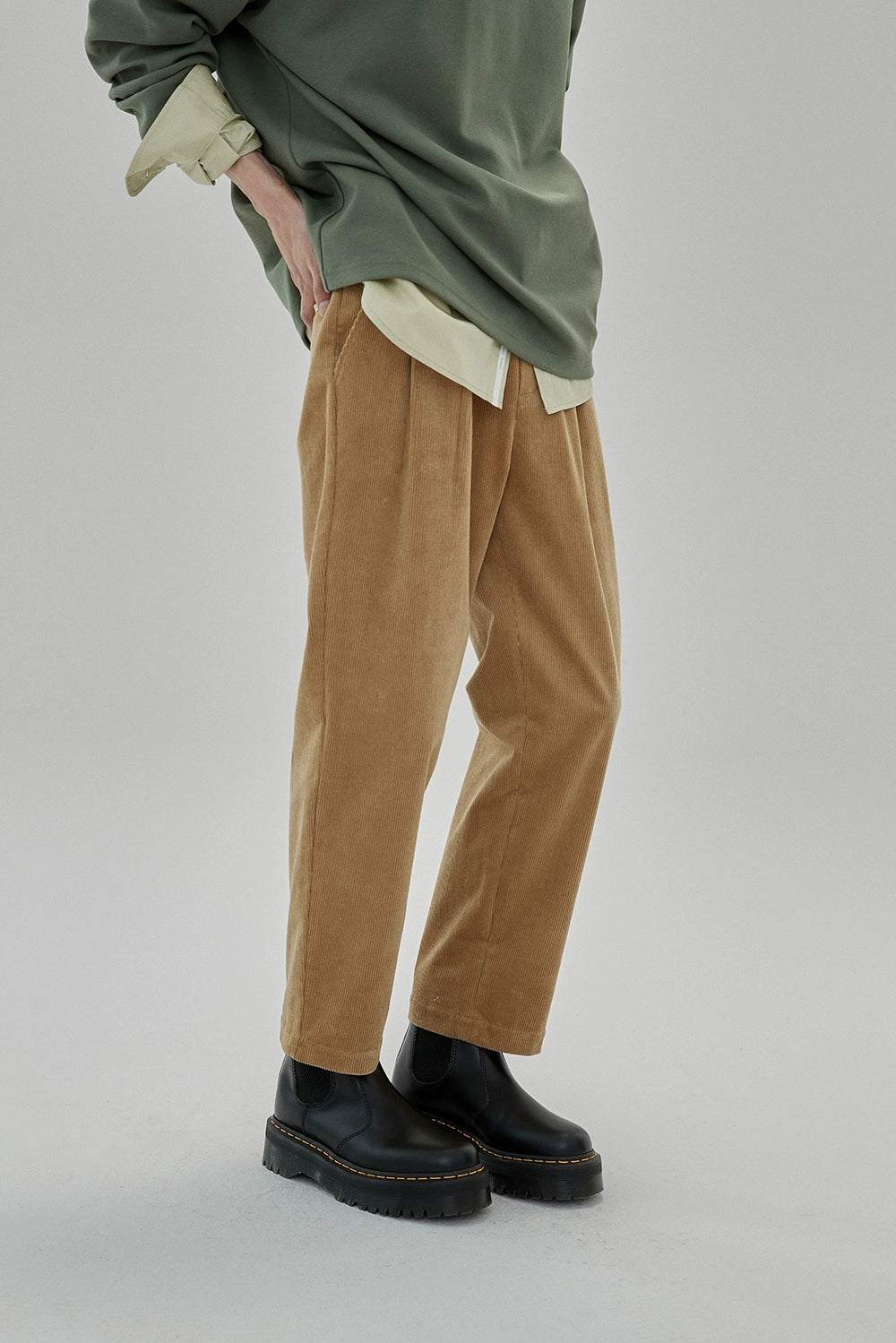 Wide Waist Tab Double-Pleated Relaxed Cropped Pants