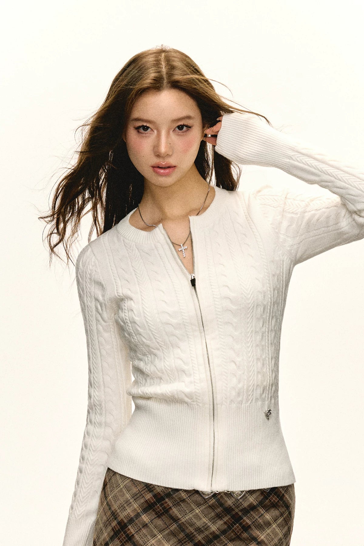 Round-neck Cable-knit Fitted Cardigan