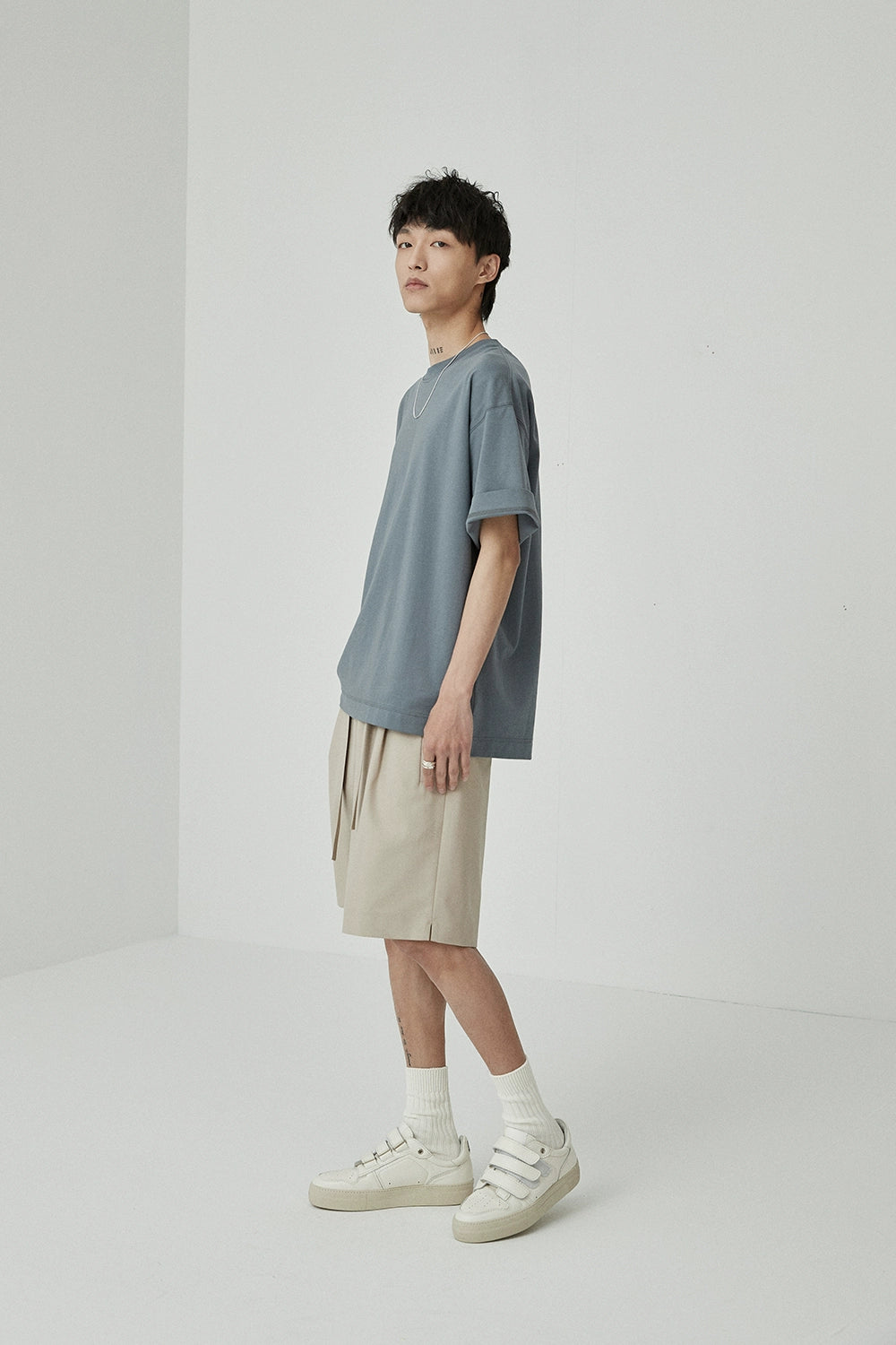 Drawstring Single-Pleat Shorts