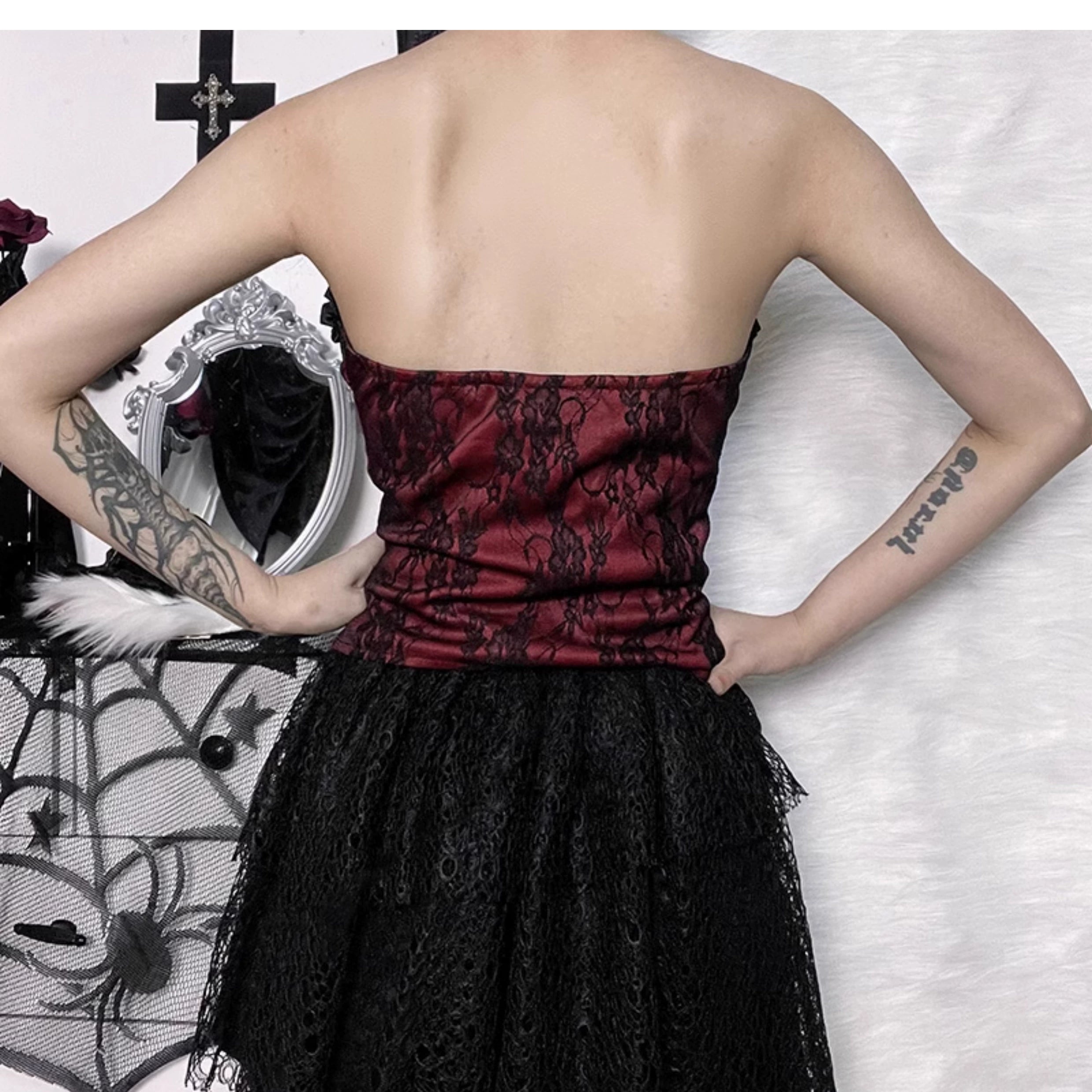 Wannathis Gothic Lace-Up Corset - Red And Black Floral Brocade Bustier With Ruffle Trim