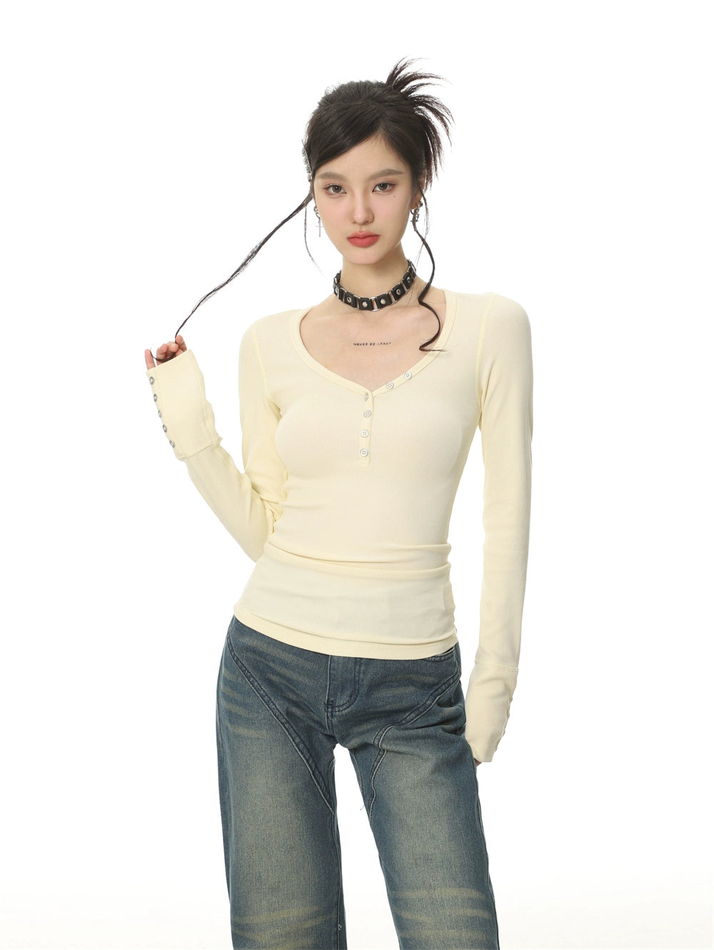 Button V-neck Long Sleeve Regular Shoulder T-shirt