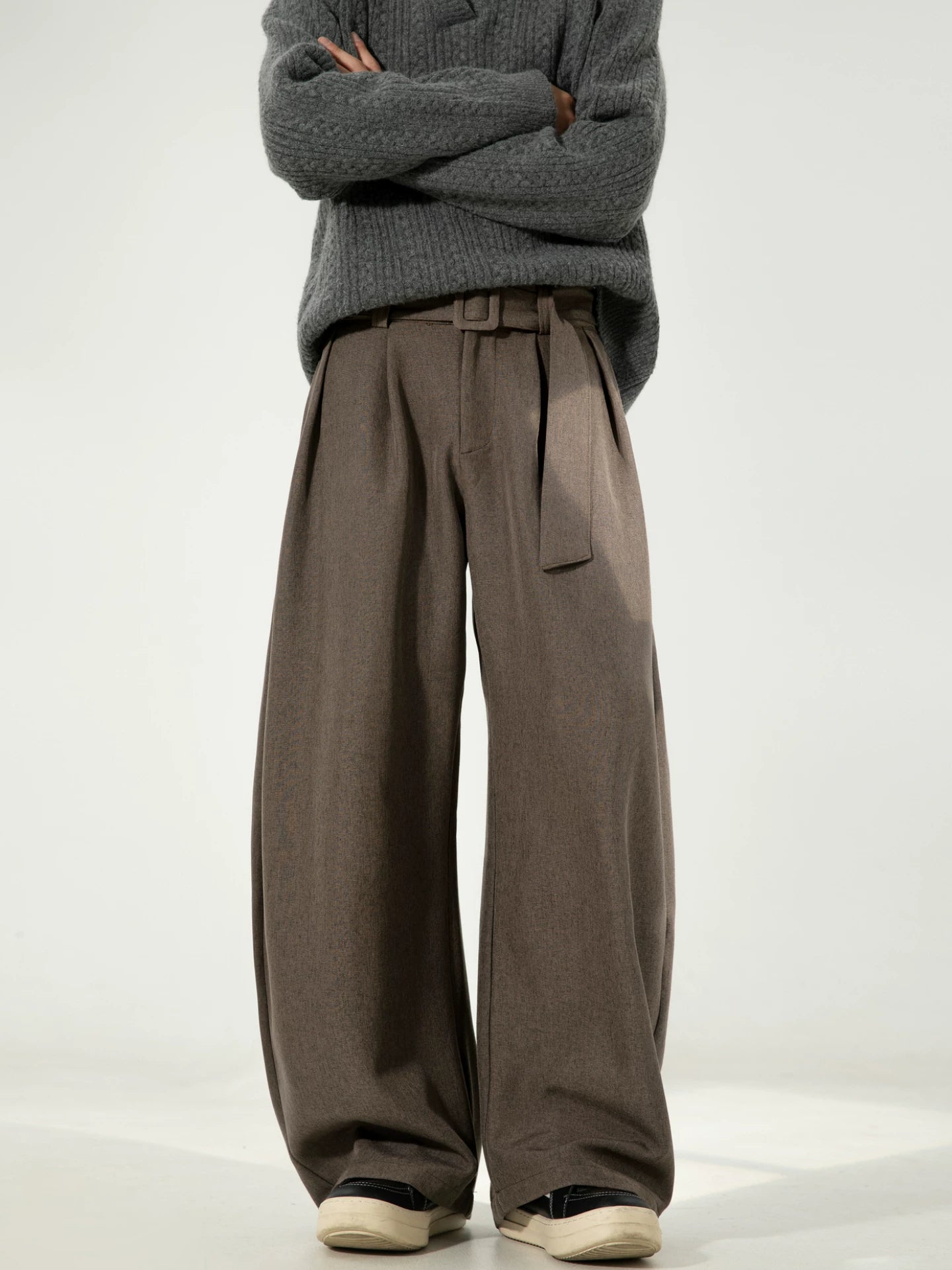 Belted Linen-Texture Curve Trousers