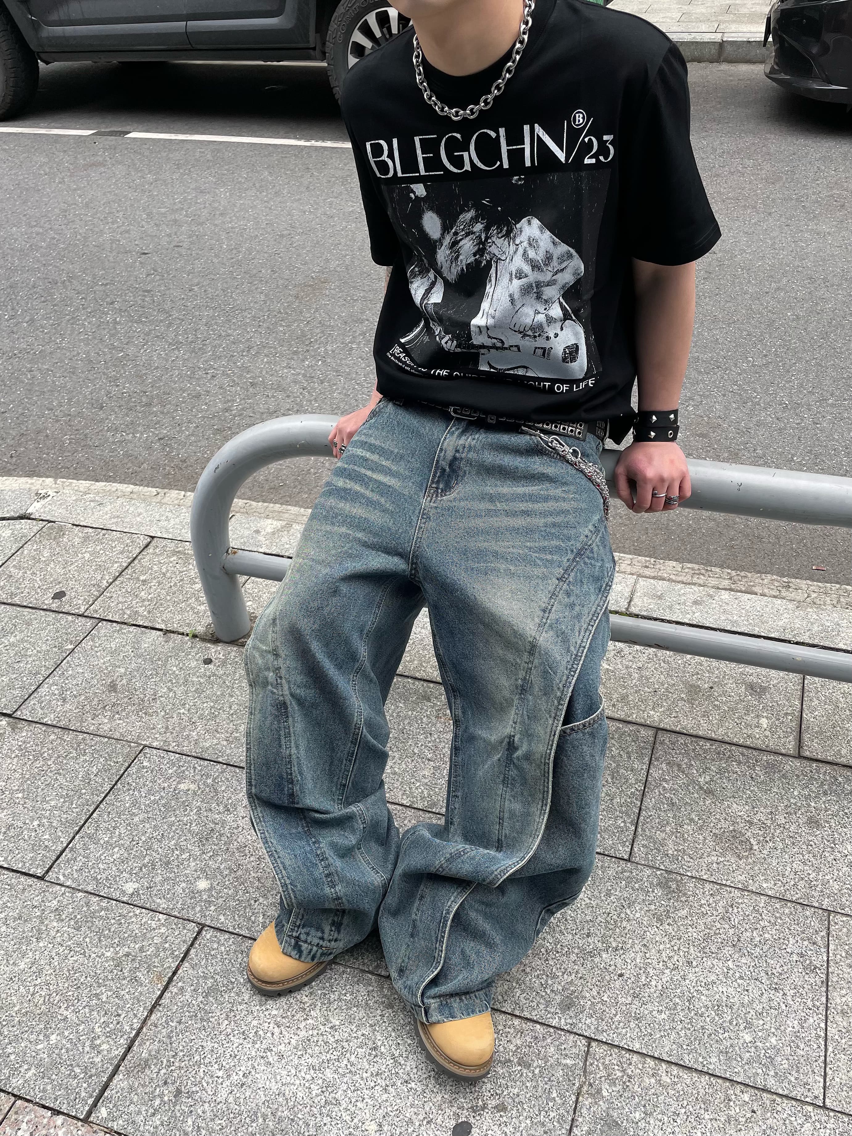 3D Panel Acid Wash Distressed Cargo Jeans