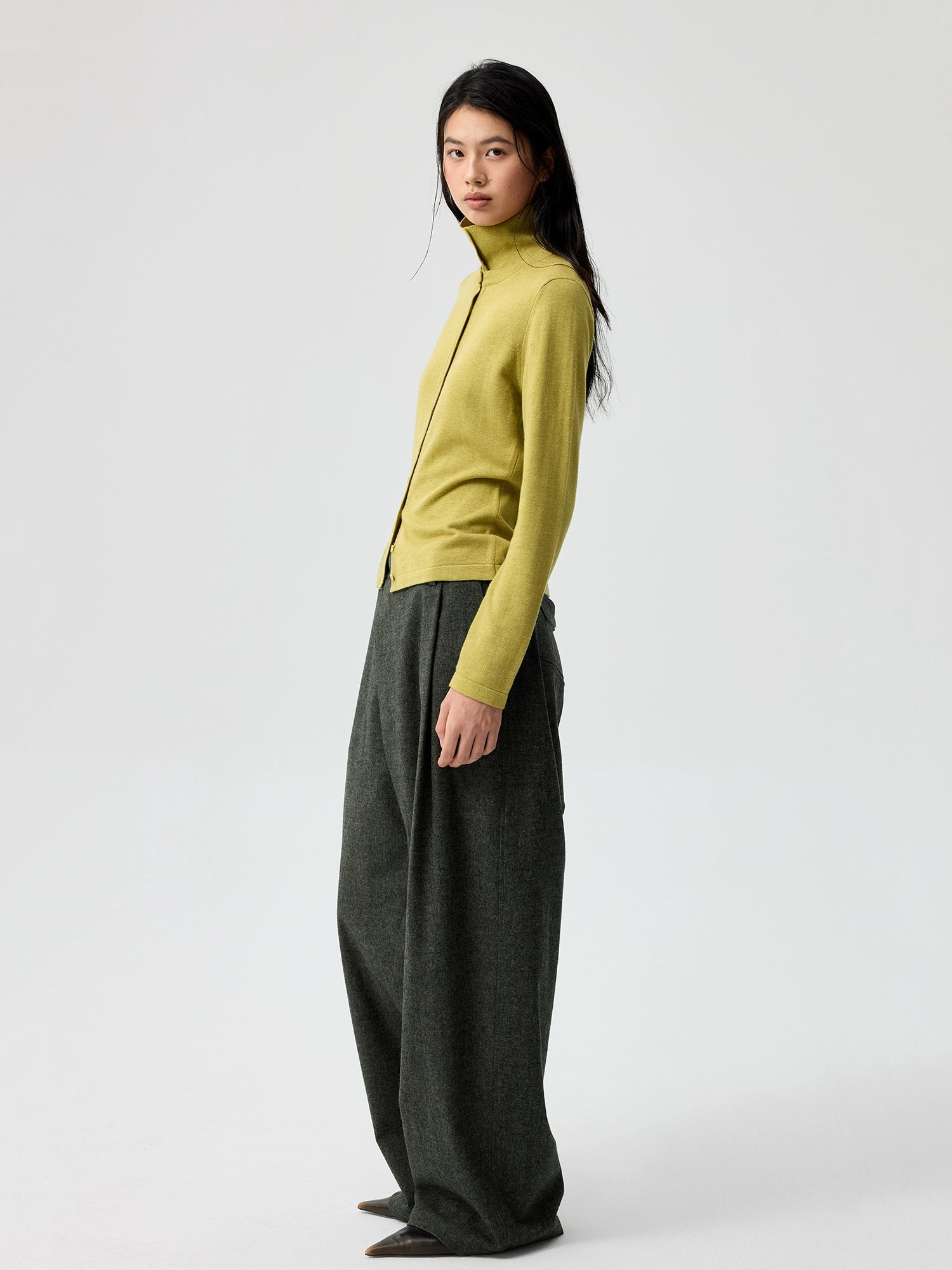 Button-Up Cardigan with Detachable Contrast Collar