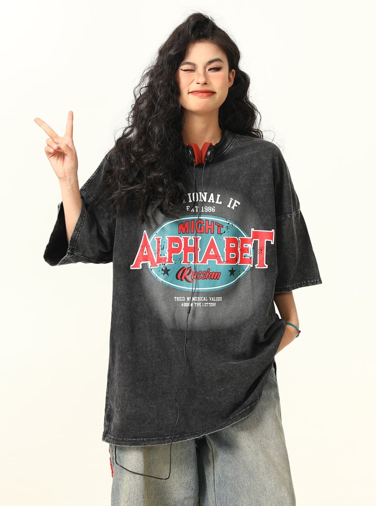 T-shirt graphique de l'alphabet russe vintage