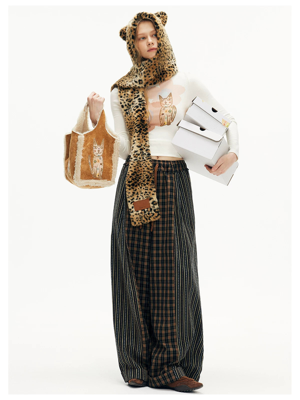 Cozy Meadow Charm Kitty Tote
