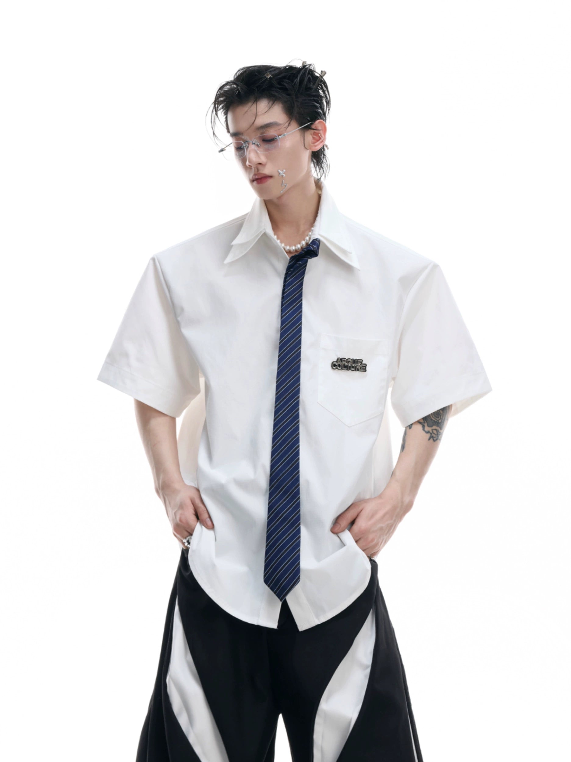 White Short Sleeve Shirt With Tie