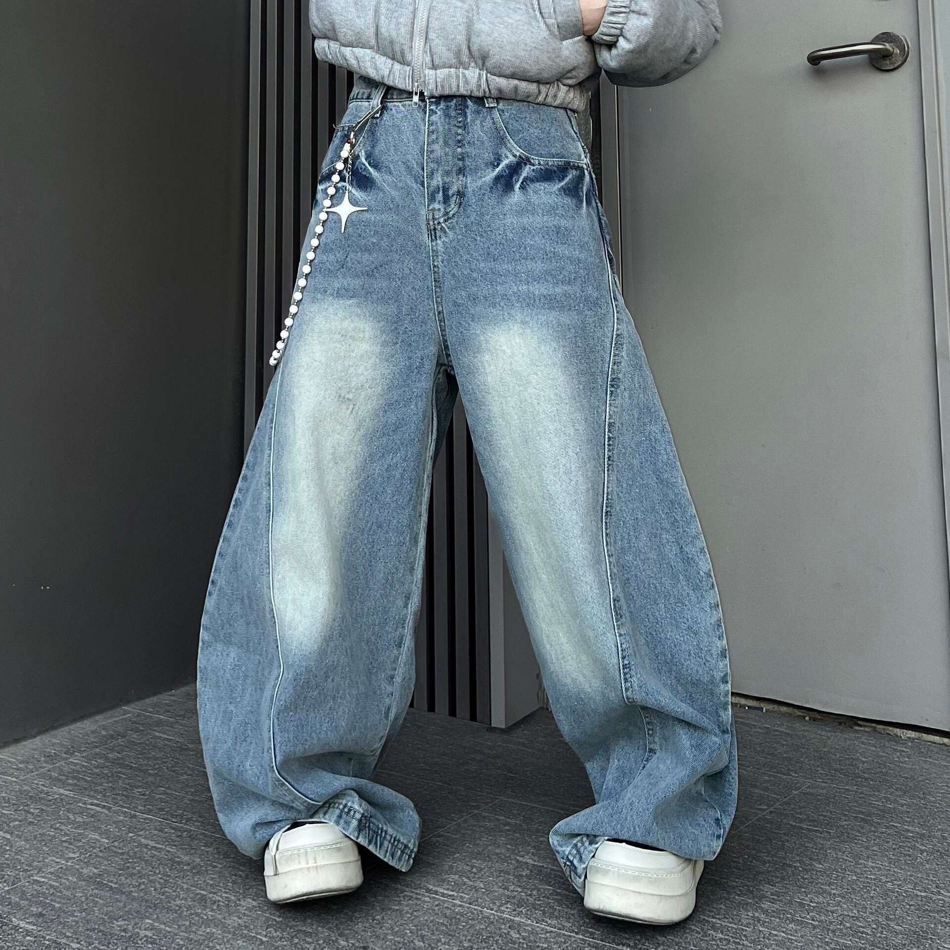 Men's Washed Wide-Leg Jeans