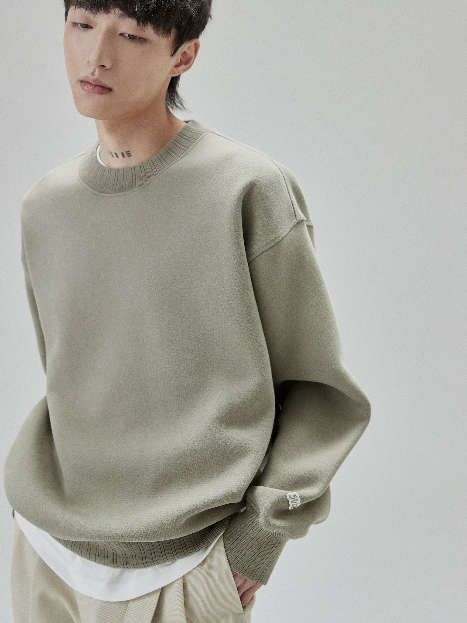 Ribbed Embroidered Crew Neck Sweatshirt