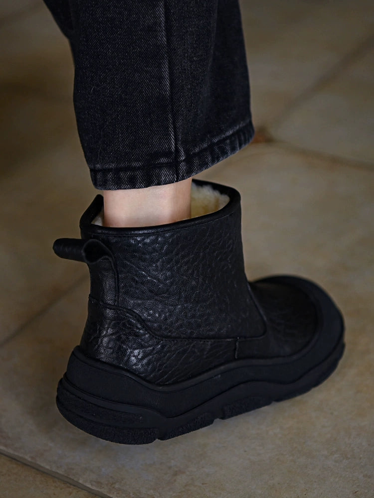Black Shearling-Lined Winter Boot with Zipper