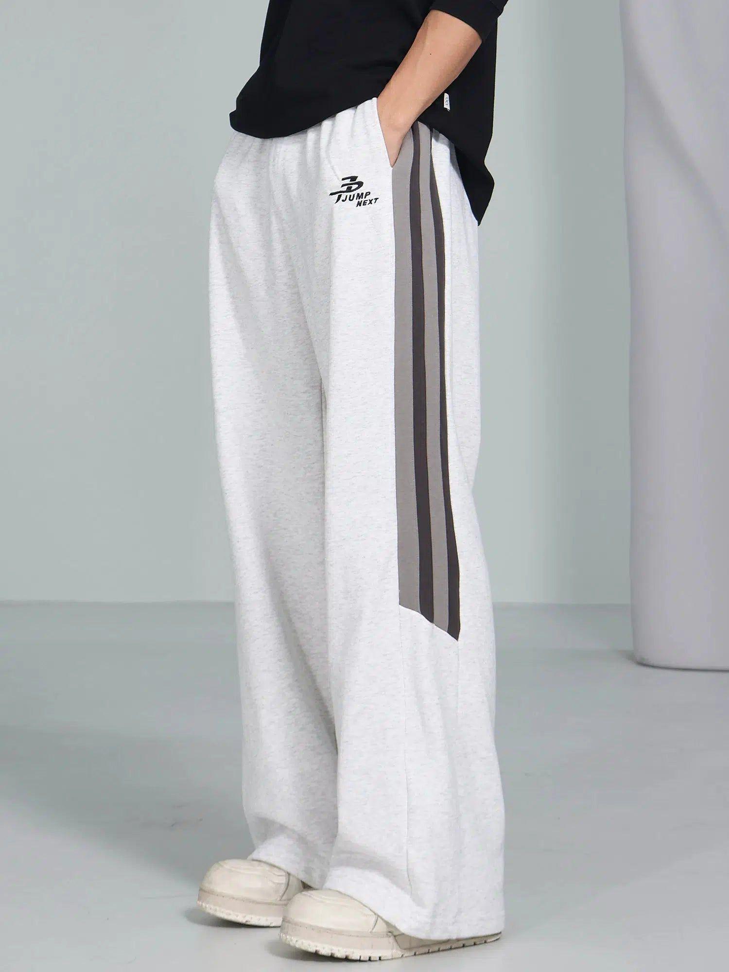 Casual Sweatpants with Bootcut and Stripes - chiclara