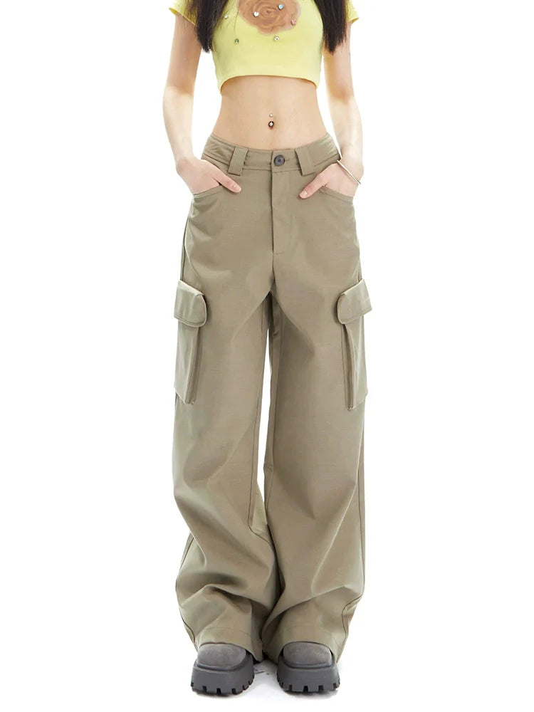 Wide-Leg Cargo Pants in Khaki