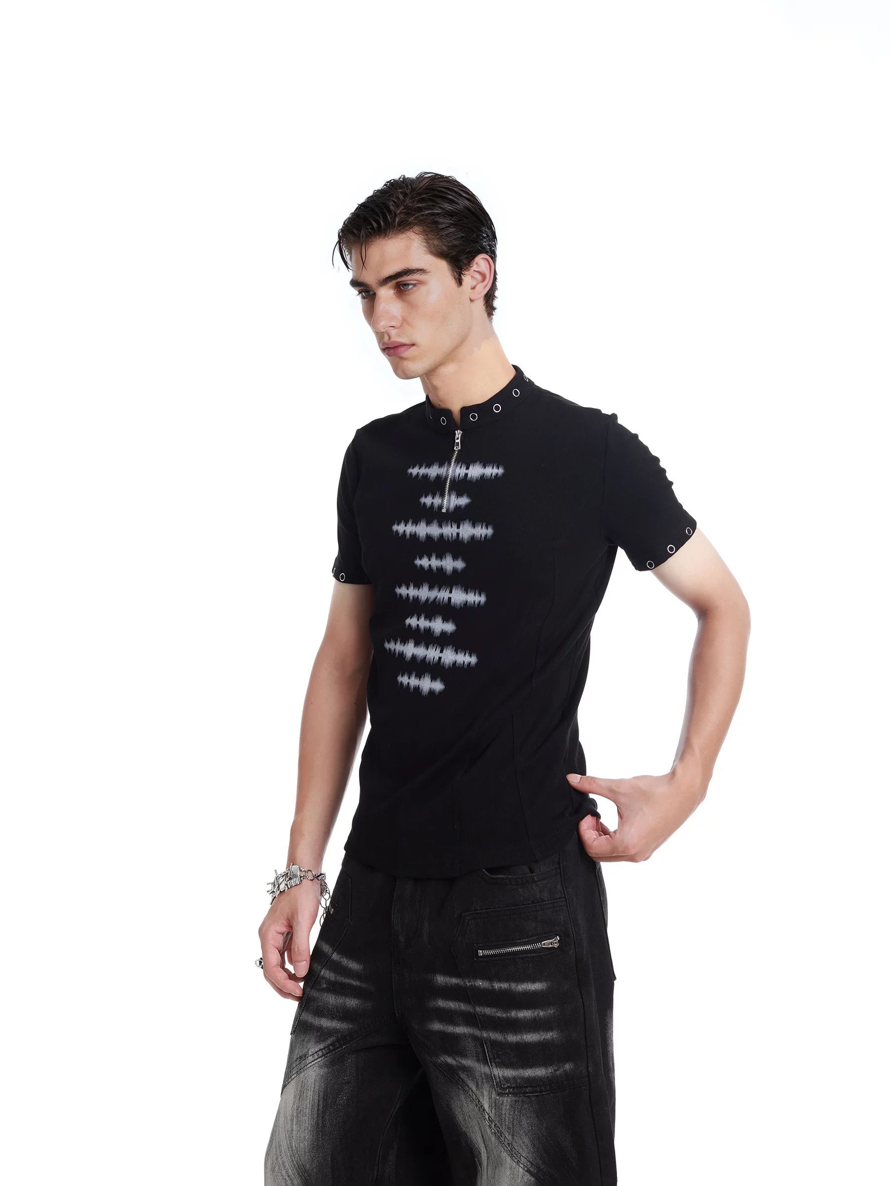 Rivet Collar Graphic Zip Tee