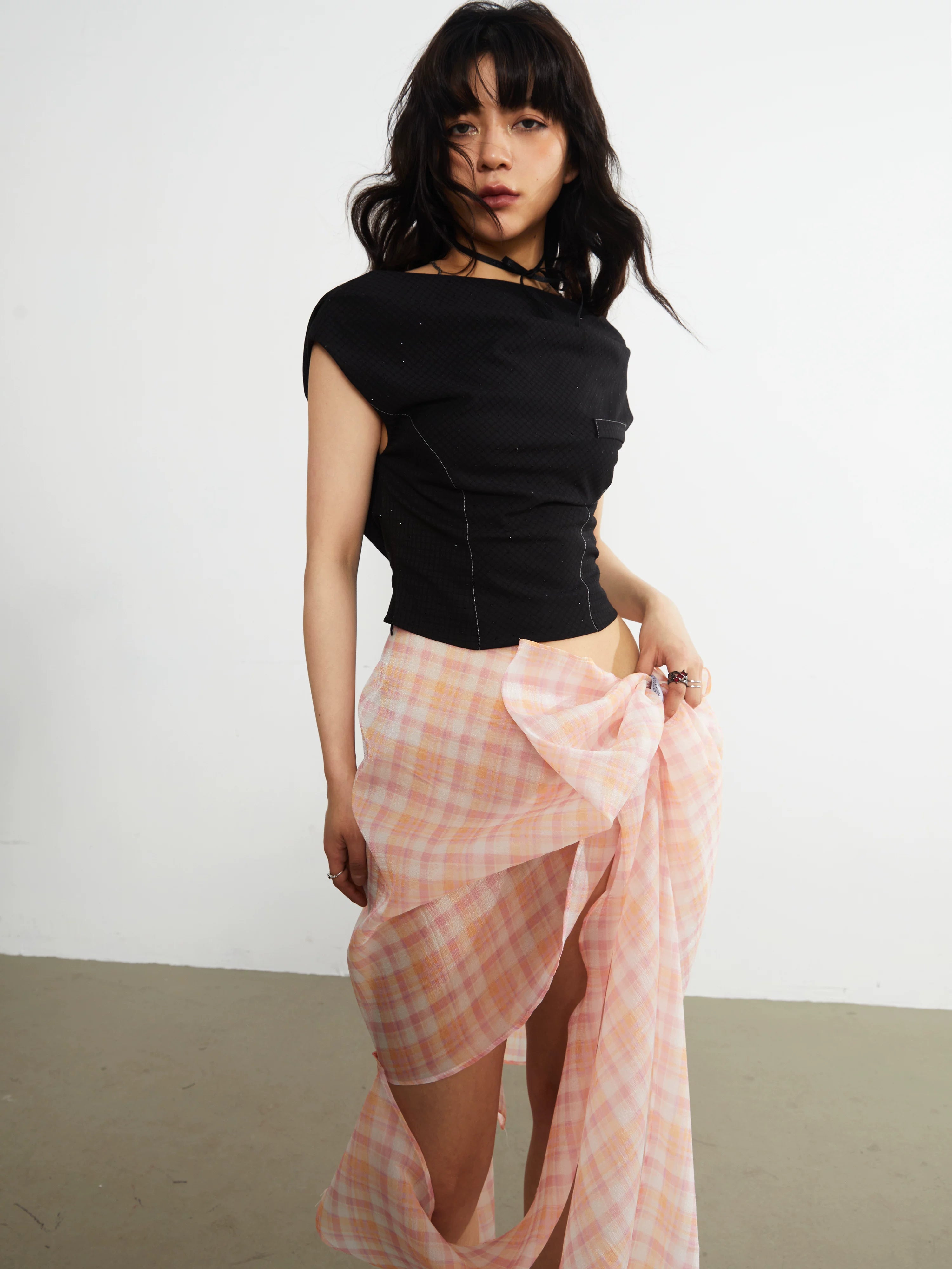 Noirdrape Asymmetric Knit Top