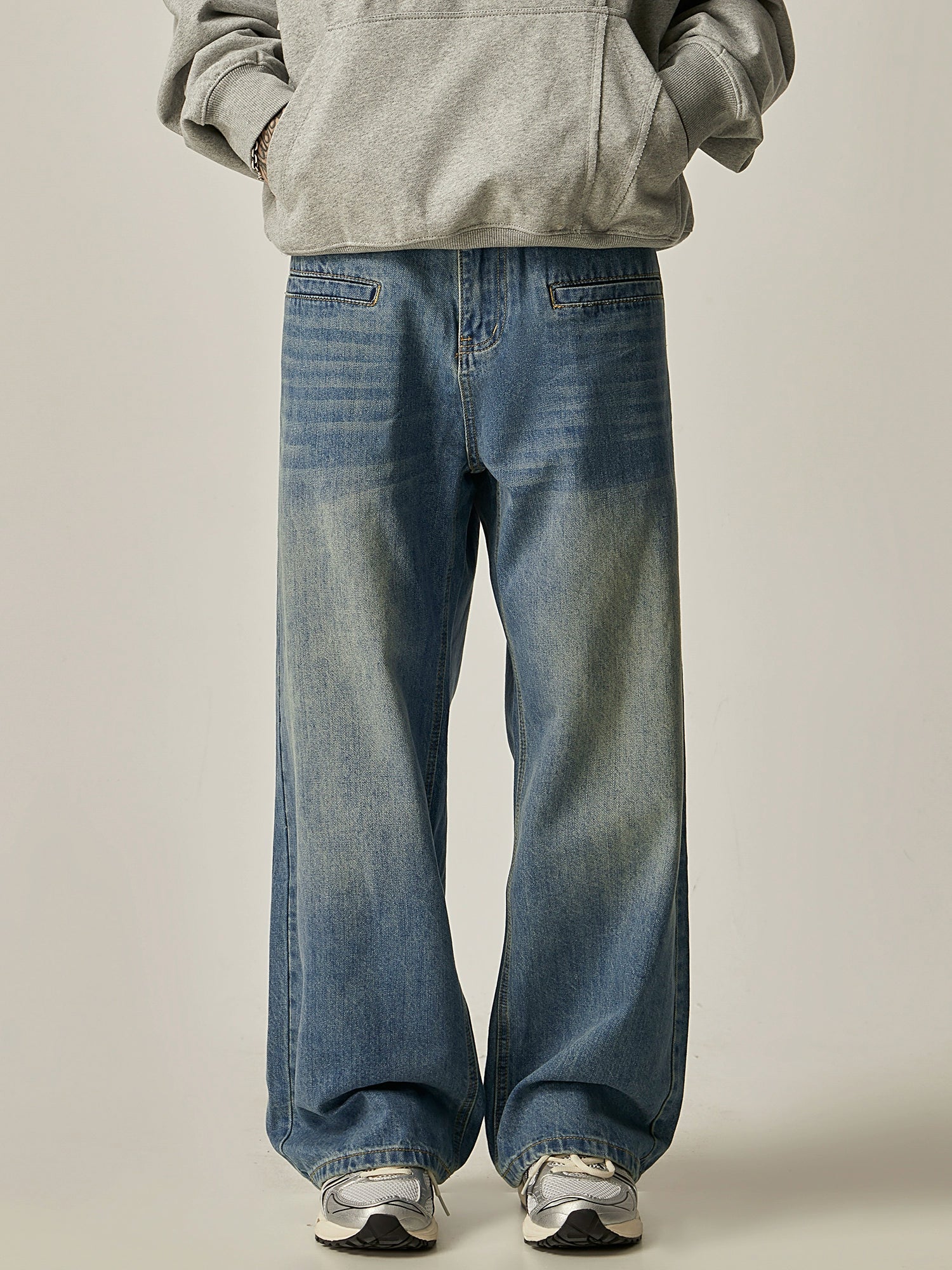 Wide-Leg Vintage Wash Carpenter-Style Jeans