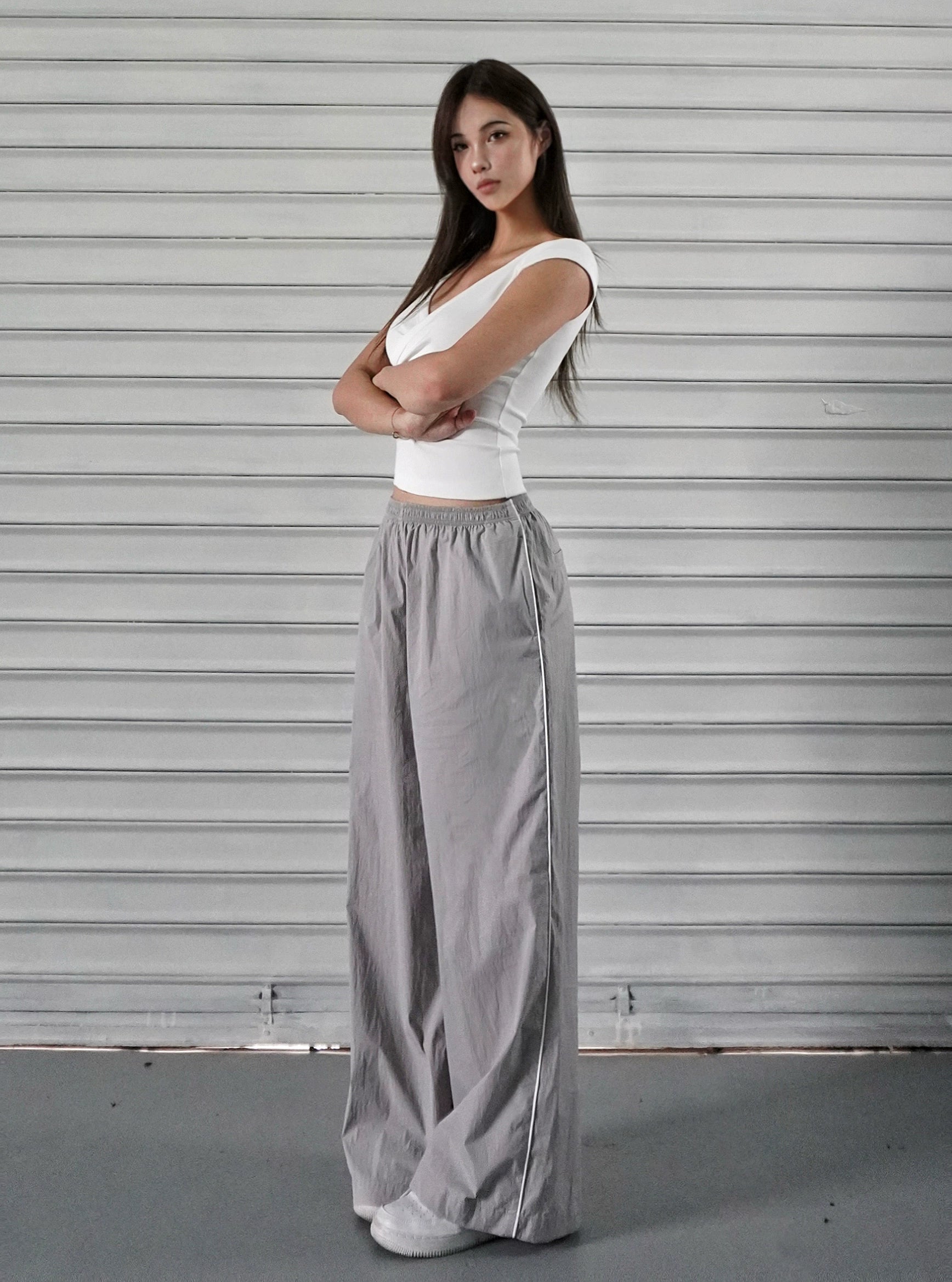 Low-Rise Wide-Leg Athletic Cargo Pants