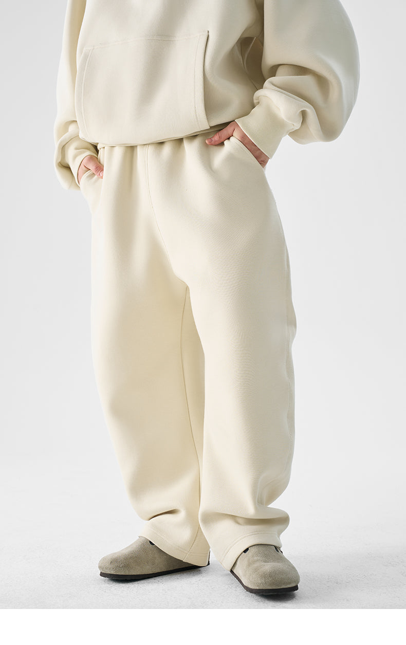 Oversize Minimalist Fleece Lounge Sweatshirt and Pants Setup