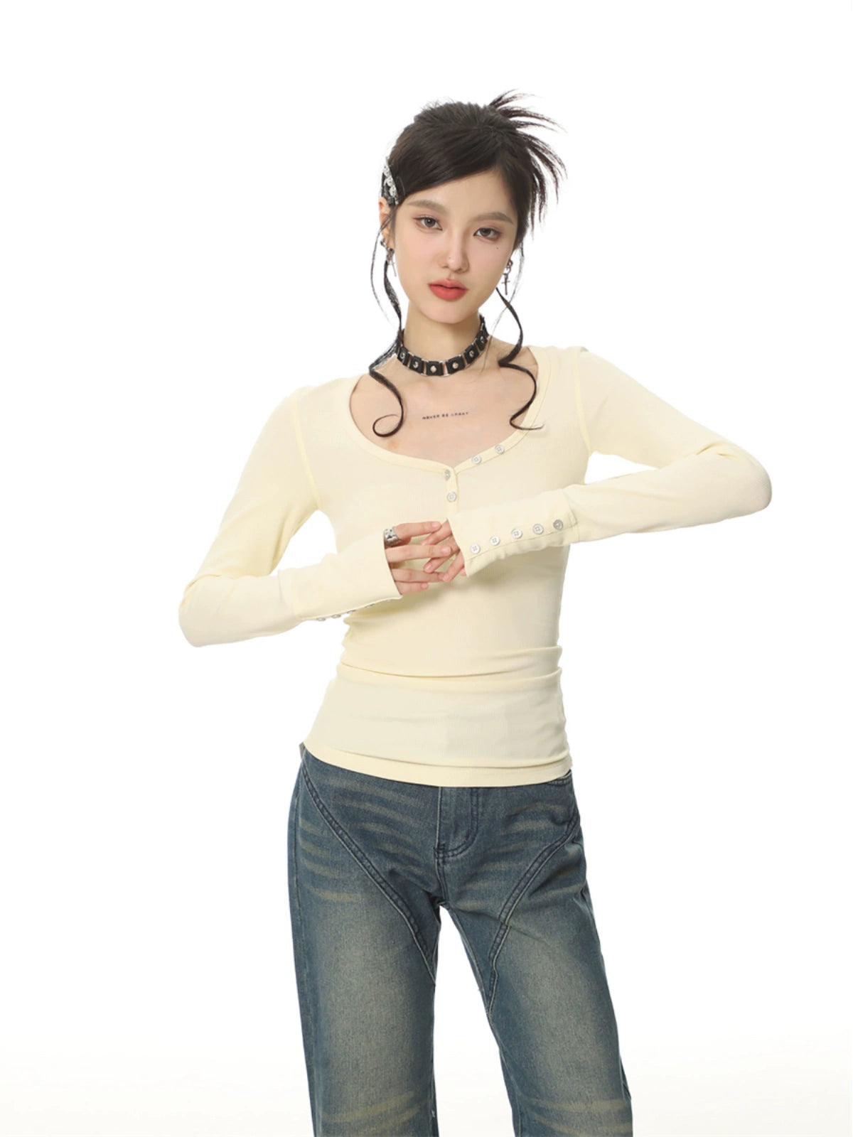 Button V-neck Long Sleeve Regular Shoulder T-shirt