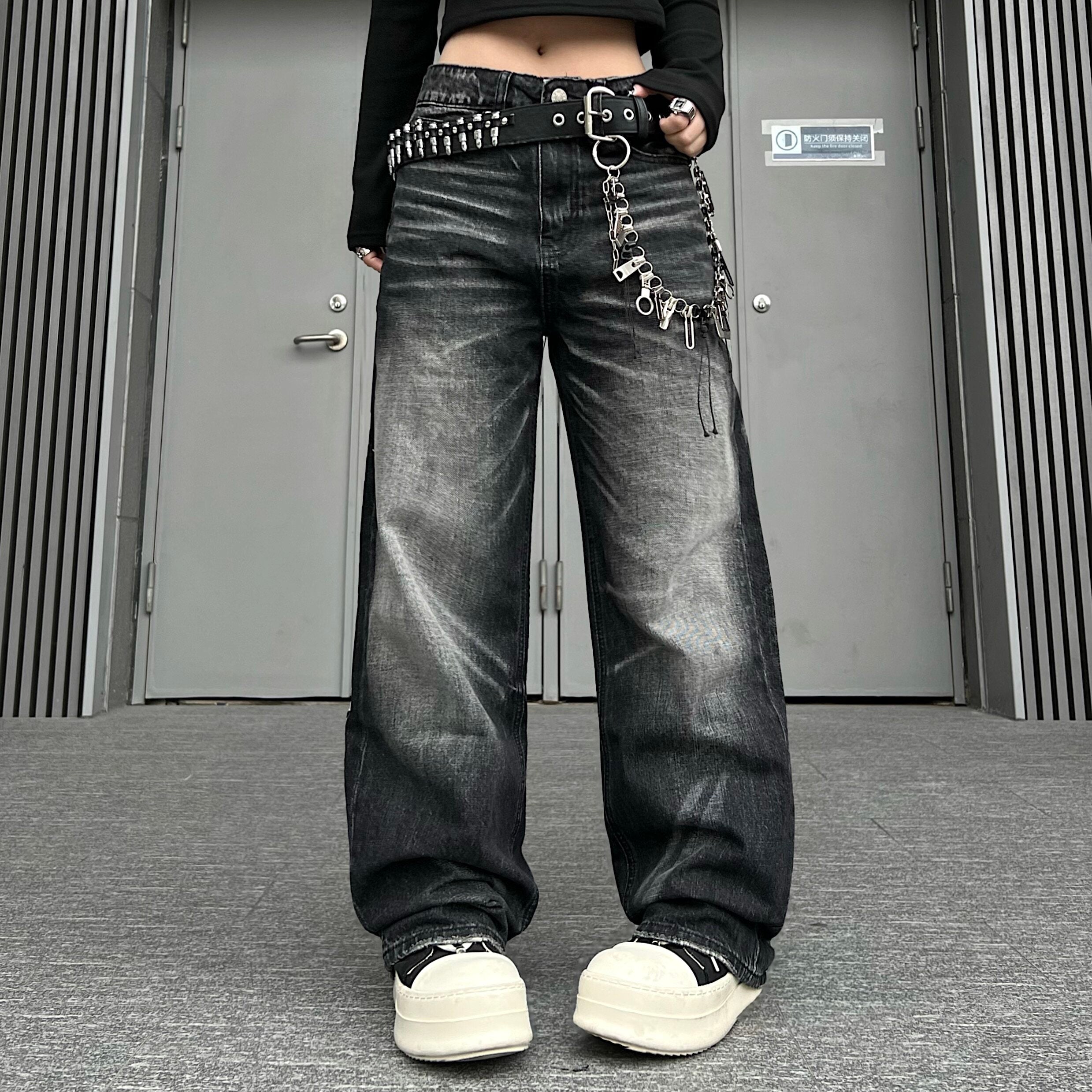 Men's Washed Fade Whisker Wide-Leg Jeans