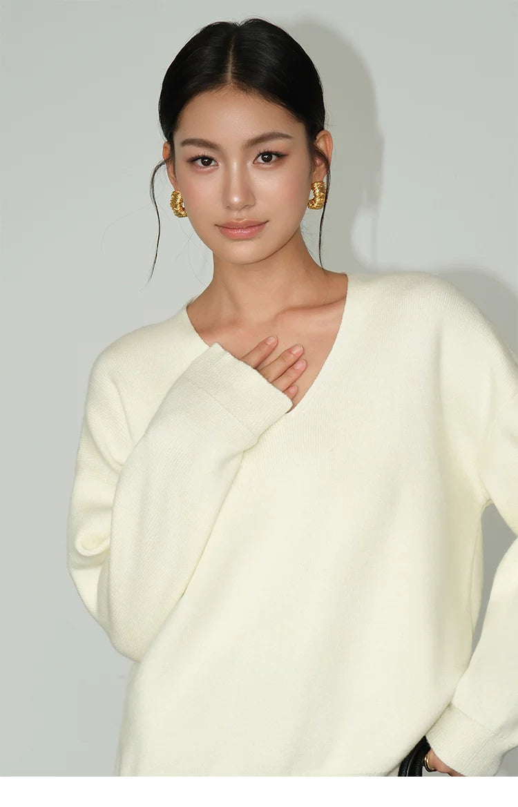 Cozy Line V‑Neck Relaxed Knit Sweater