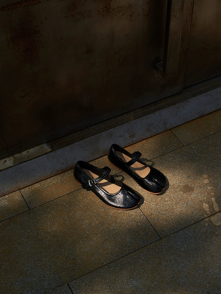 Vintage-Inspired Mary Jane Shoes