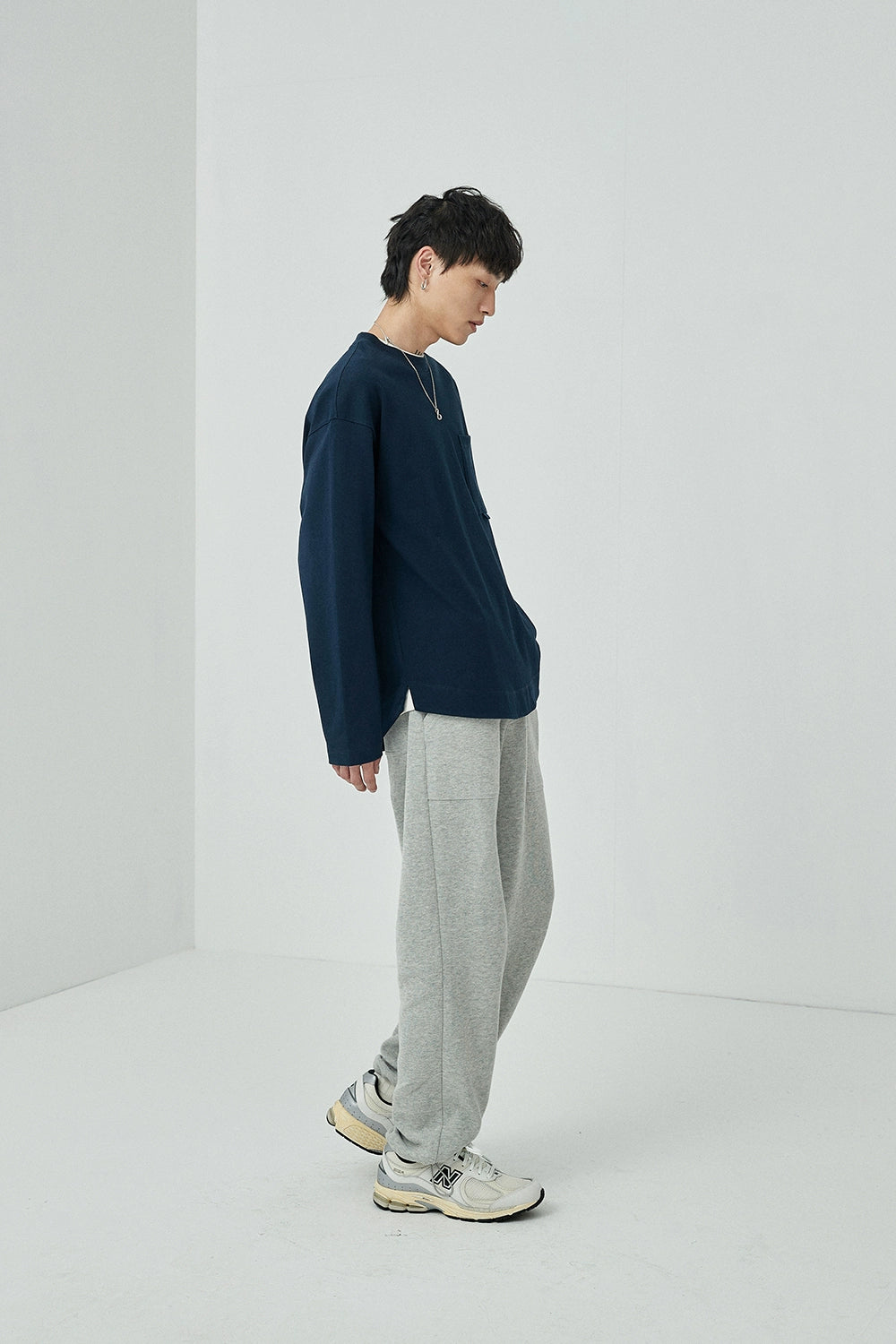 Loop-Pocket Round Neck Long Sleeve