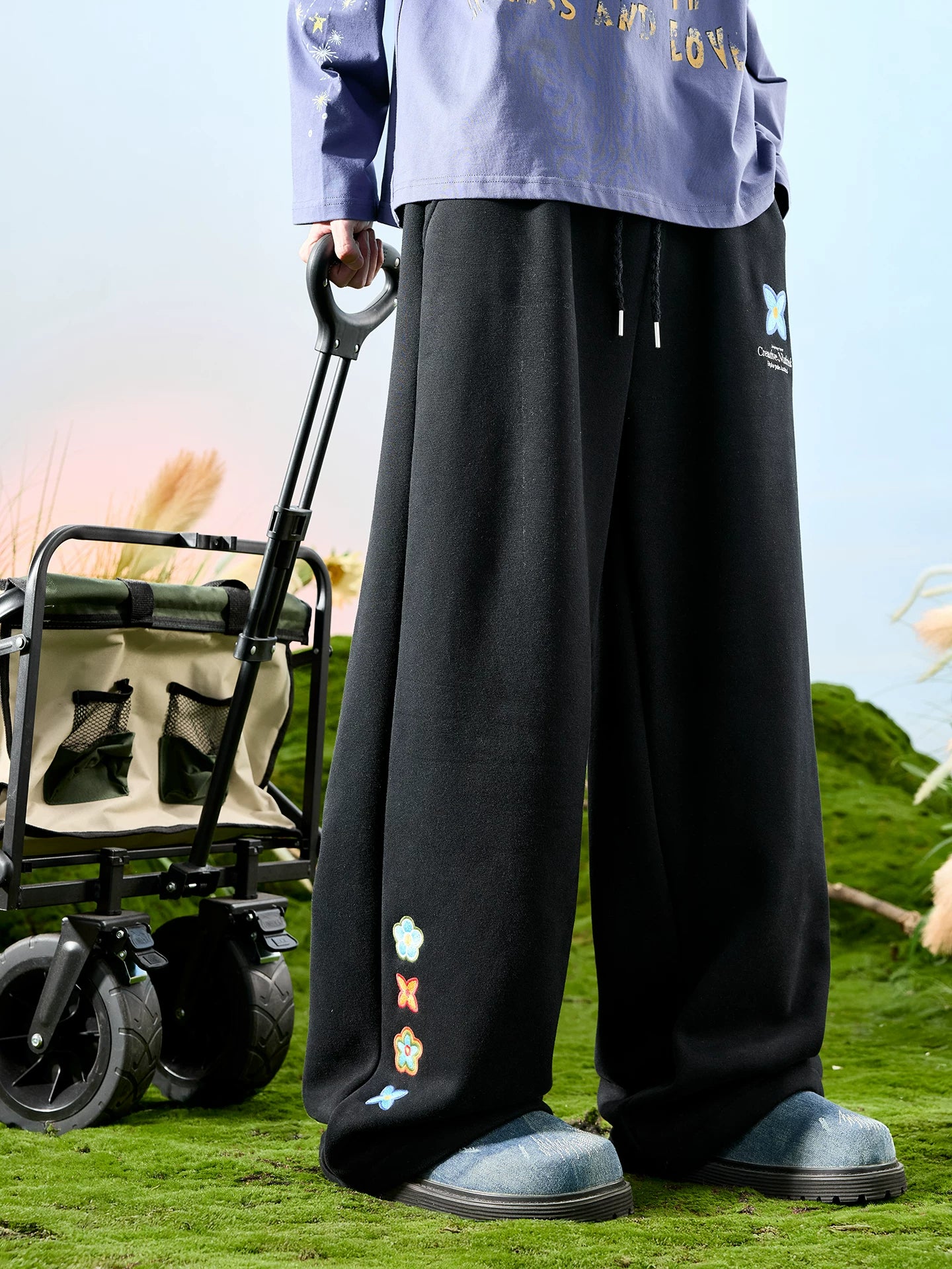 Embroidered Floral Drawstring Wide-Leg Sweatpants