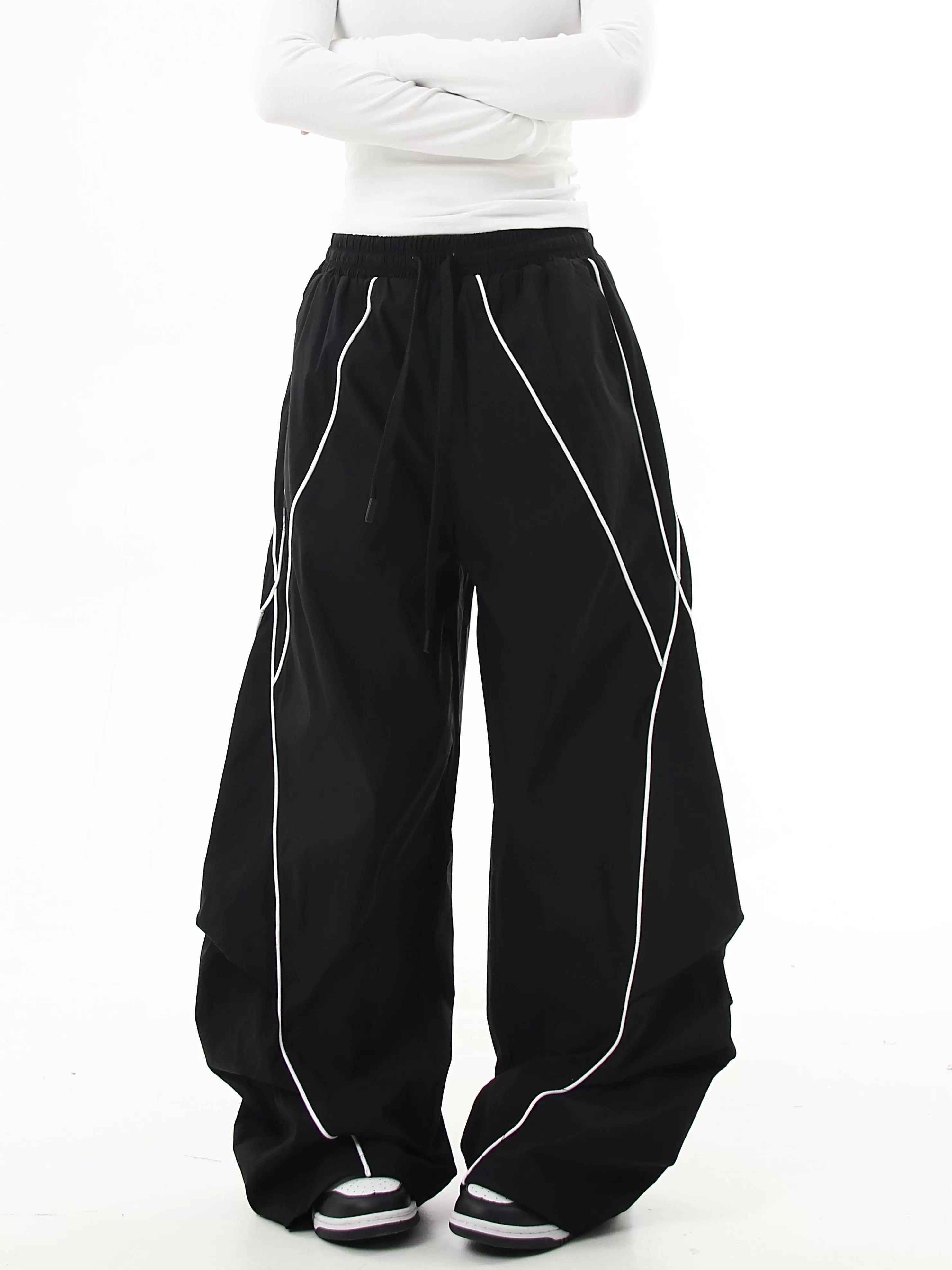 Reflective Curve-Leg Cargo Pants