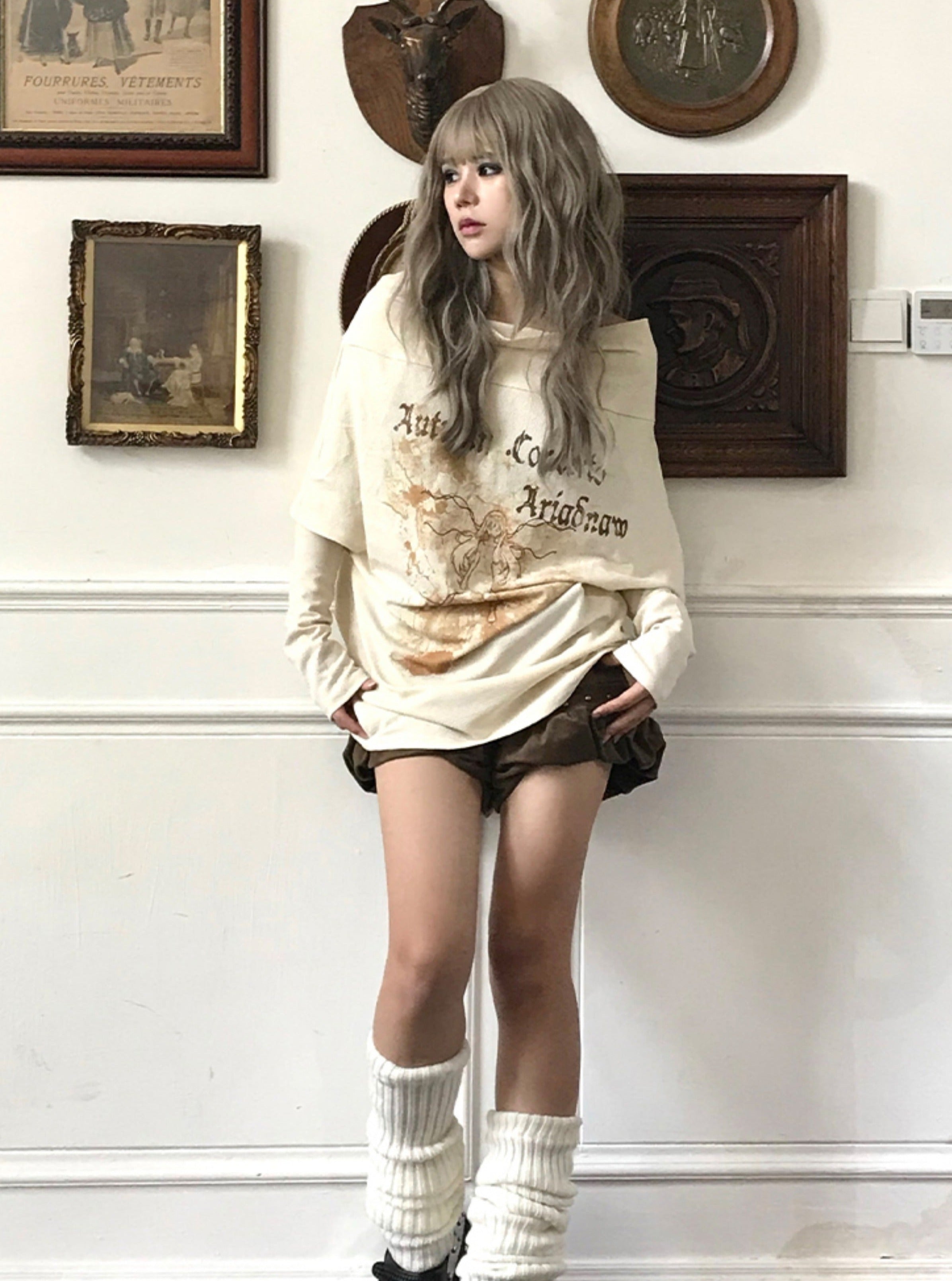 ARIADNAw Vintage-Inspired Graphic Sweatshirt - Off-White