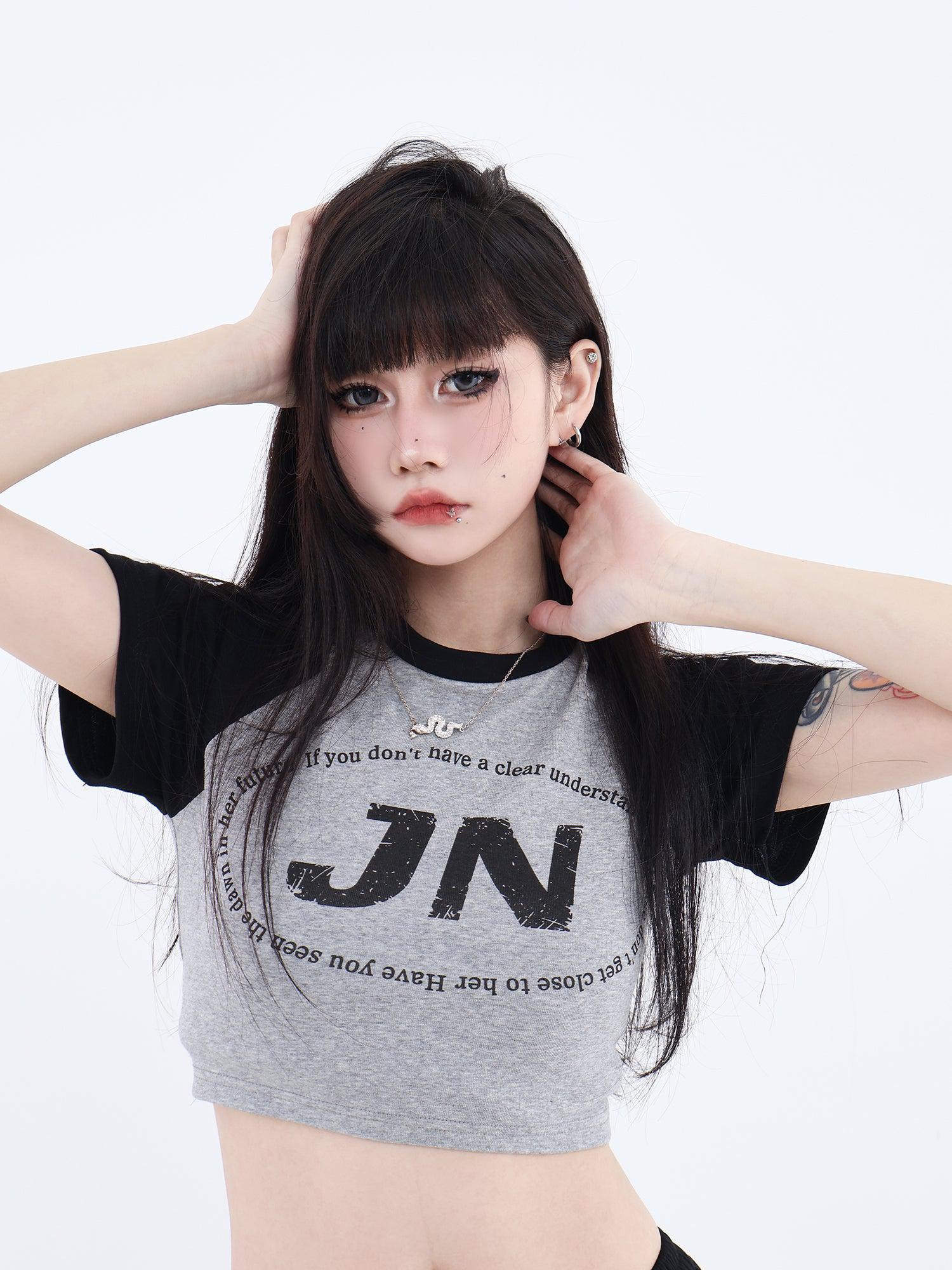 Cropped T-Shirt with Logo and Slogan - chiclara