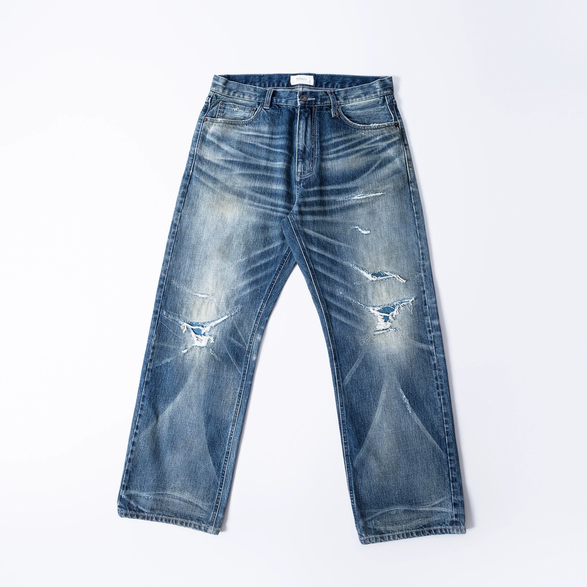 Delannte blaue Jeans mit zerrissenem Detail