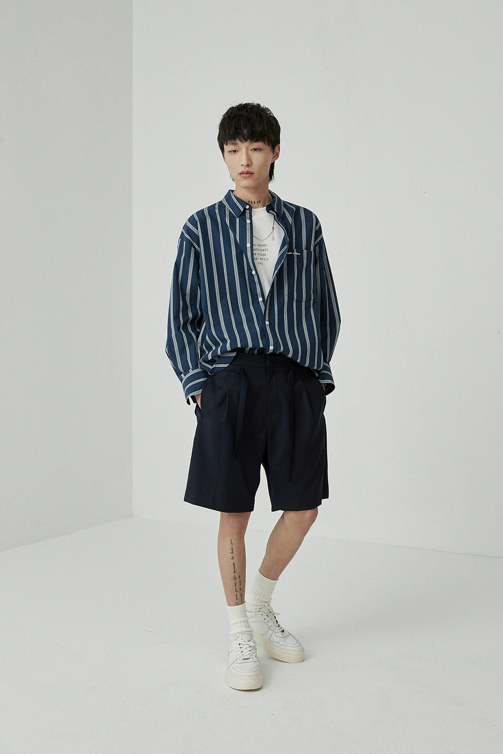 Drawstring Single-Pleat Shorts