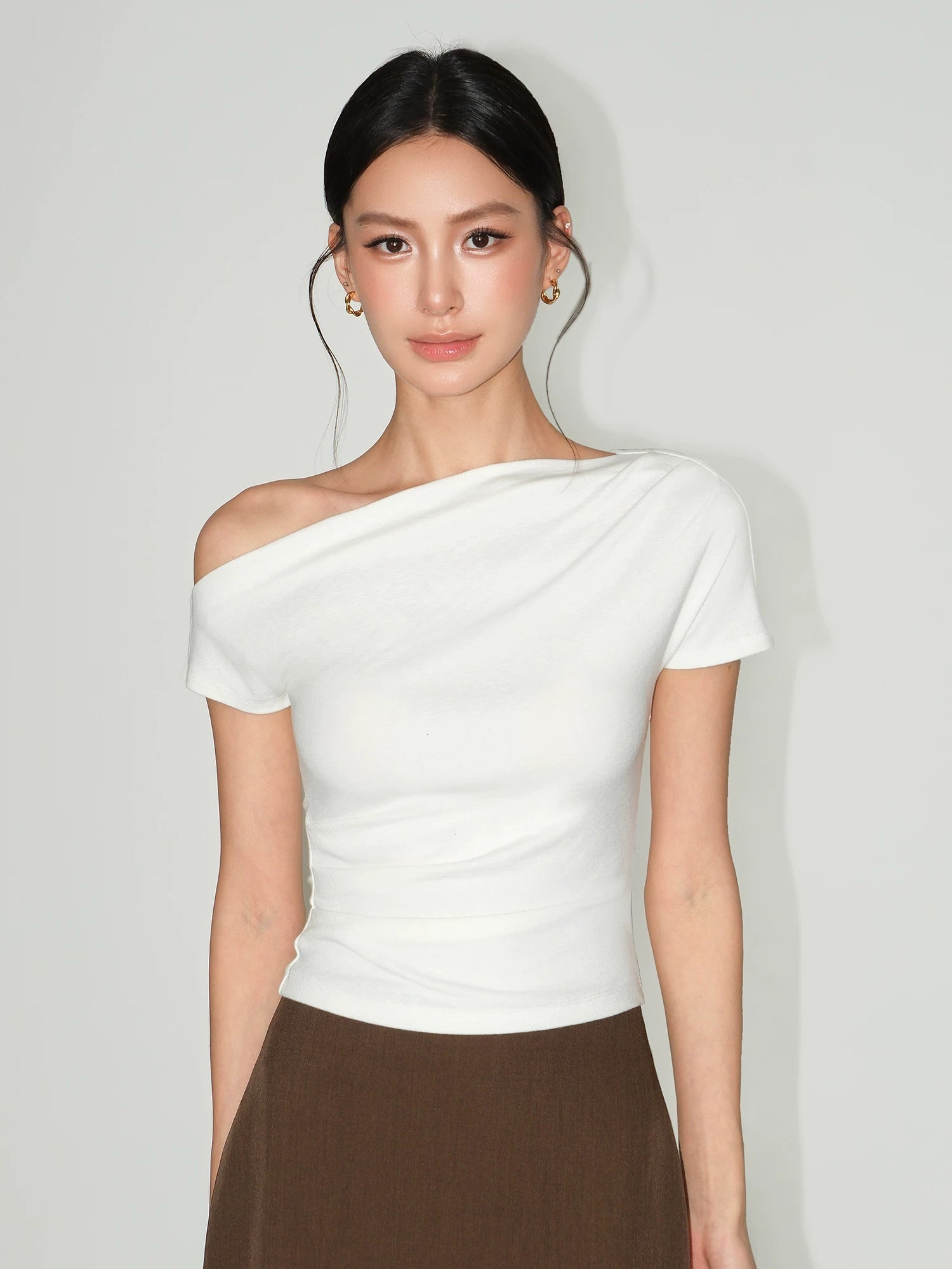 Slope One-Shoulder Tee