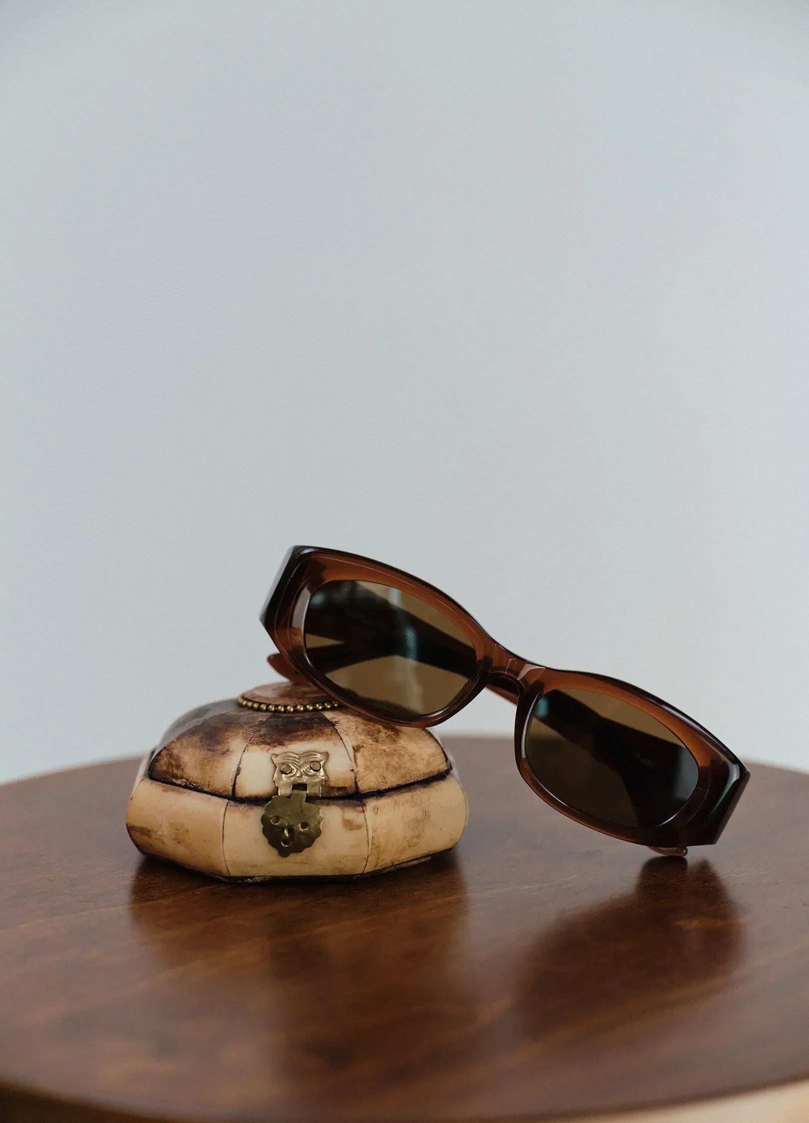 Timeless Oval Frame Sunglasses