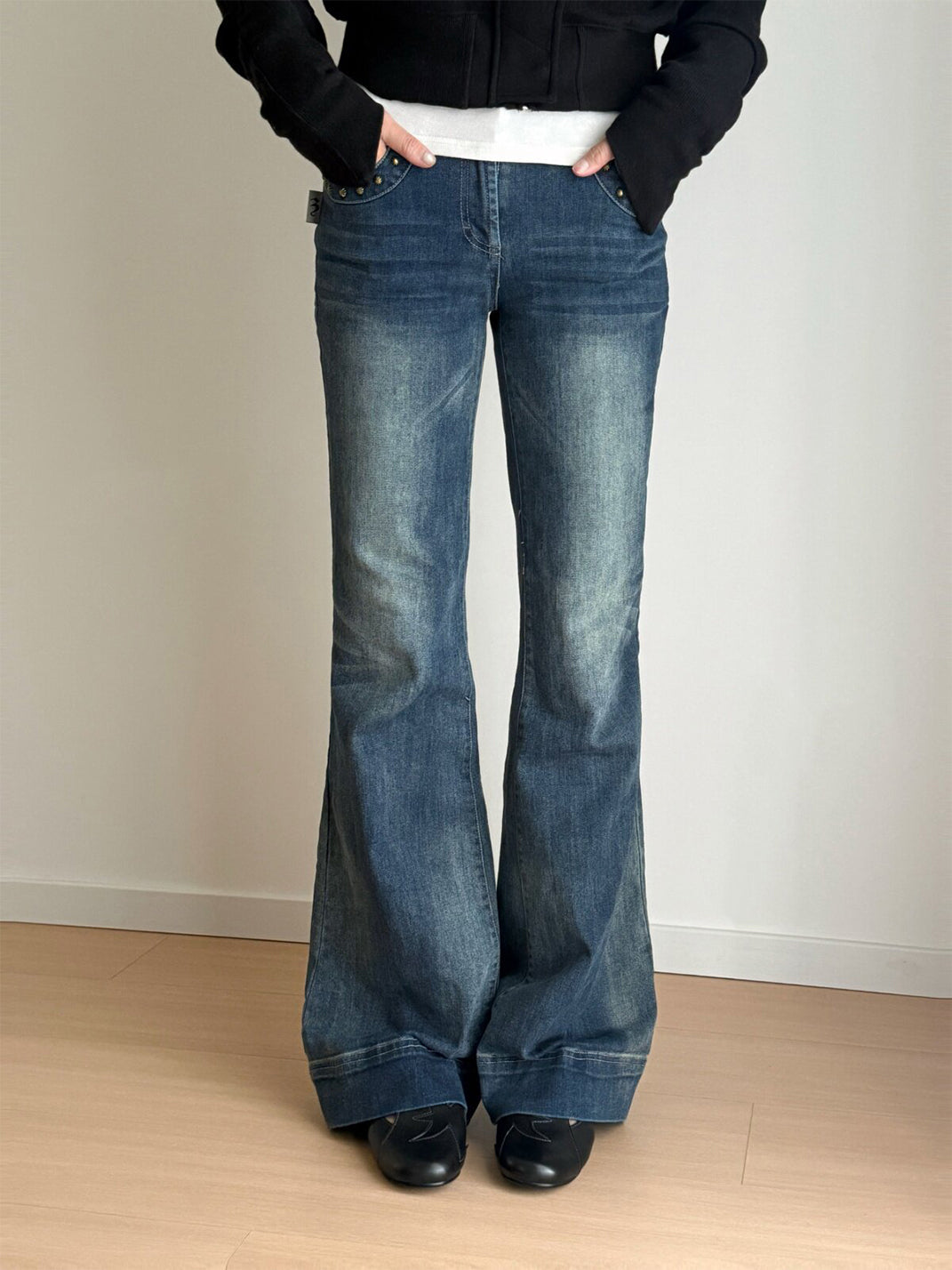 Star-Panel Square-Toe Leather Ballet Flats - View 7