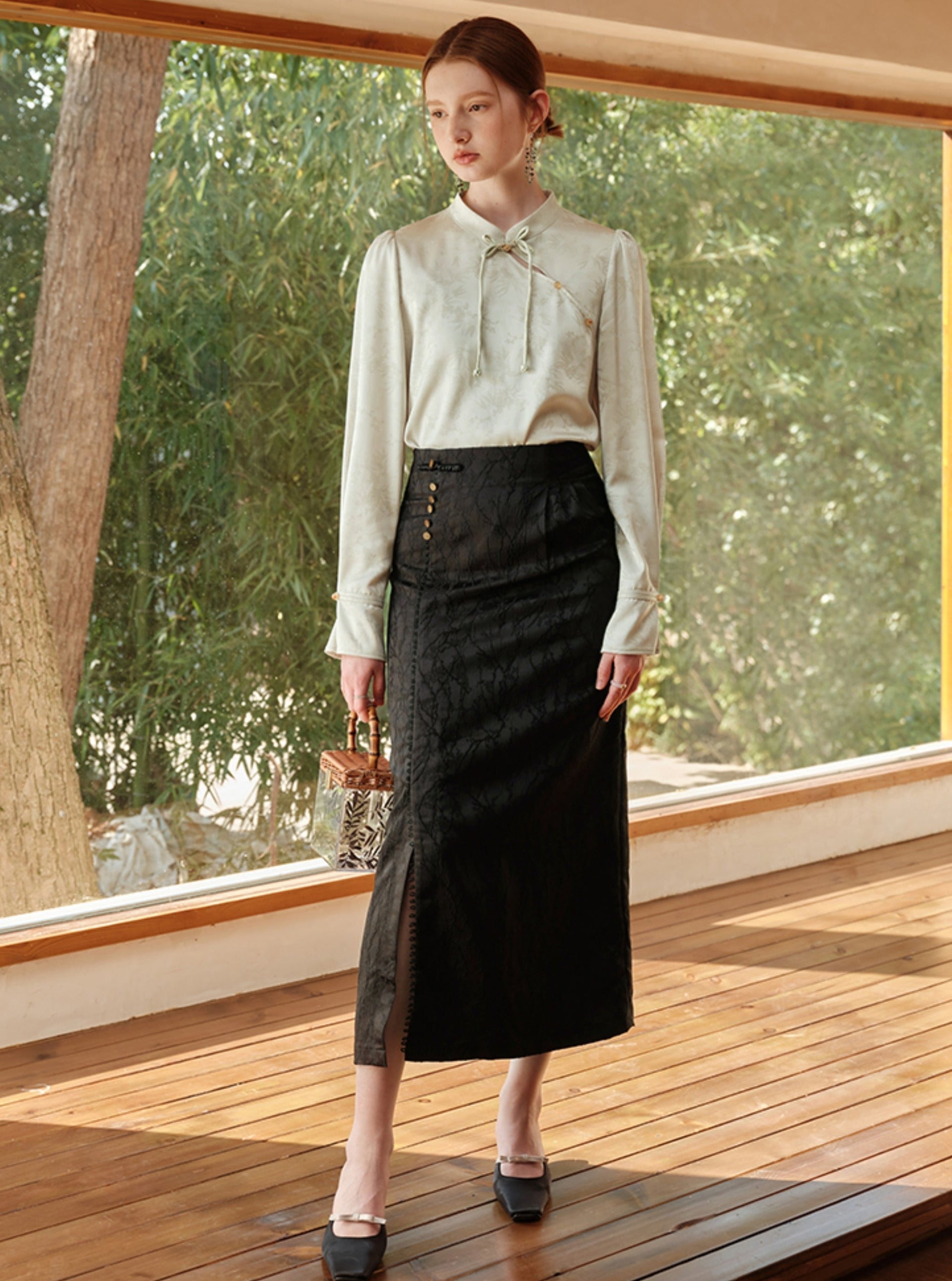 Vintage-Inspired Black Midi Skirt