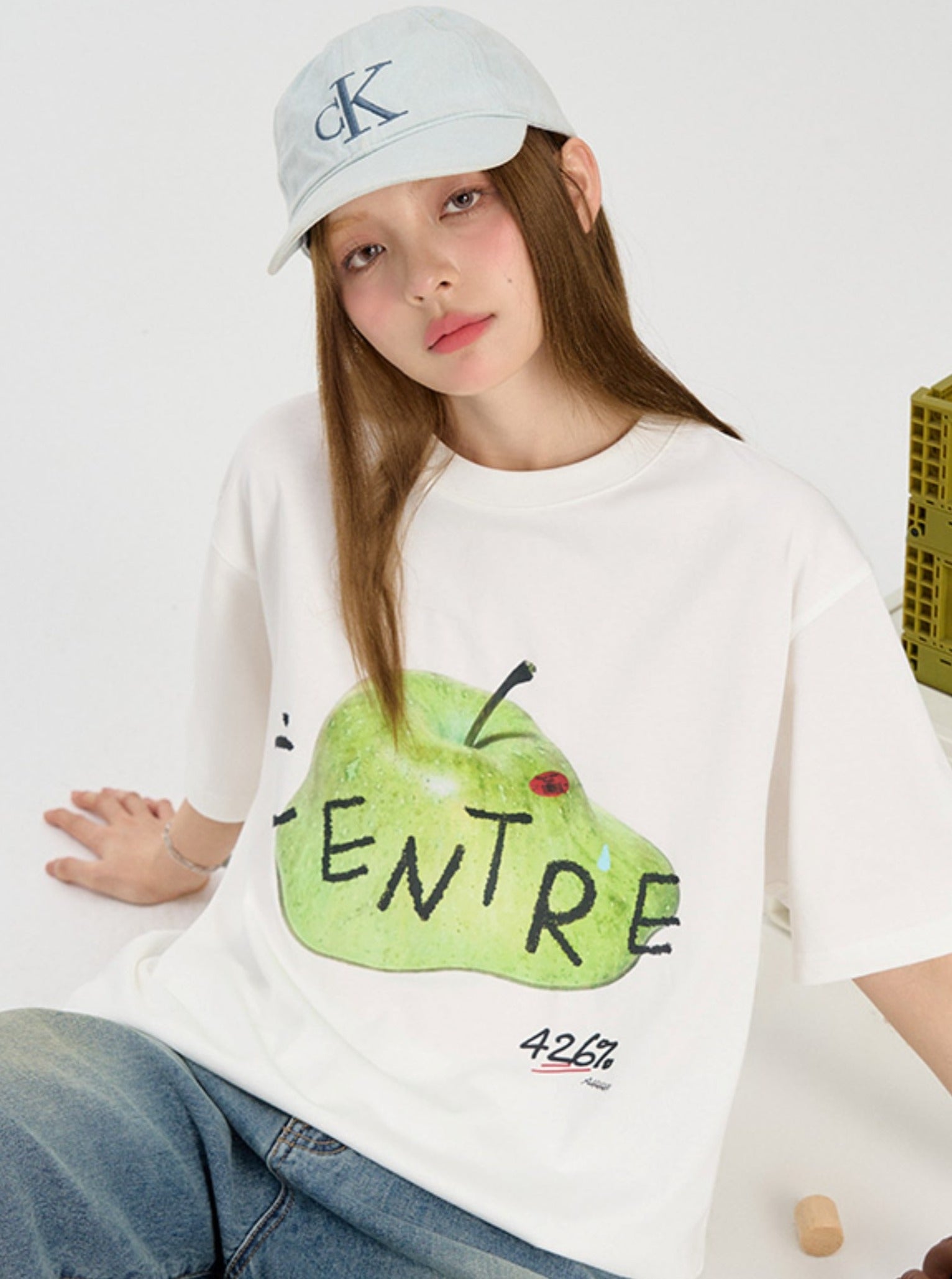 Melting Apple Graphic Tee in Loose Fit - chiclara