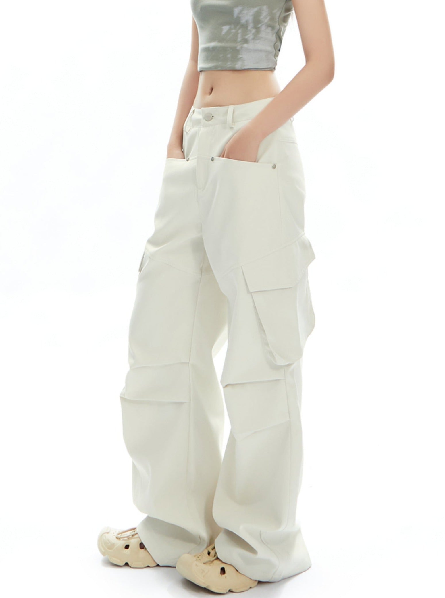 Pinch Pleats Wide-Leg Pants