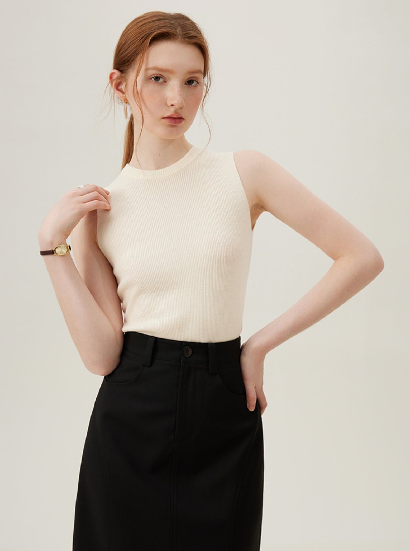 Ribbed Sleeveless Fitted Knit Top