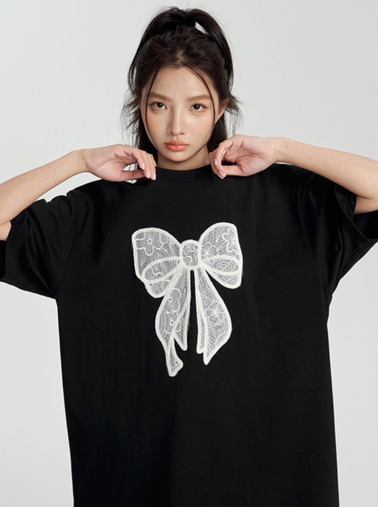 Bow-Adorned Relaxed Fit Tee - chiclara