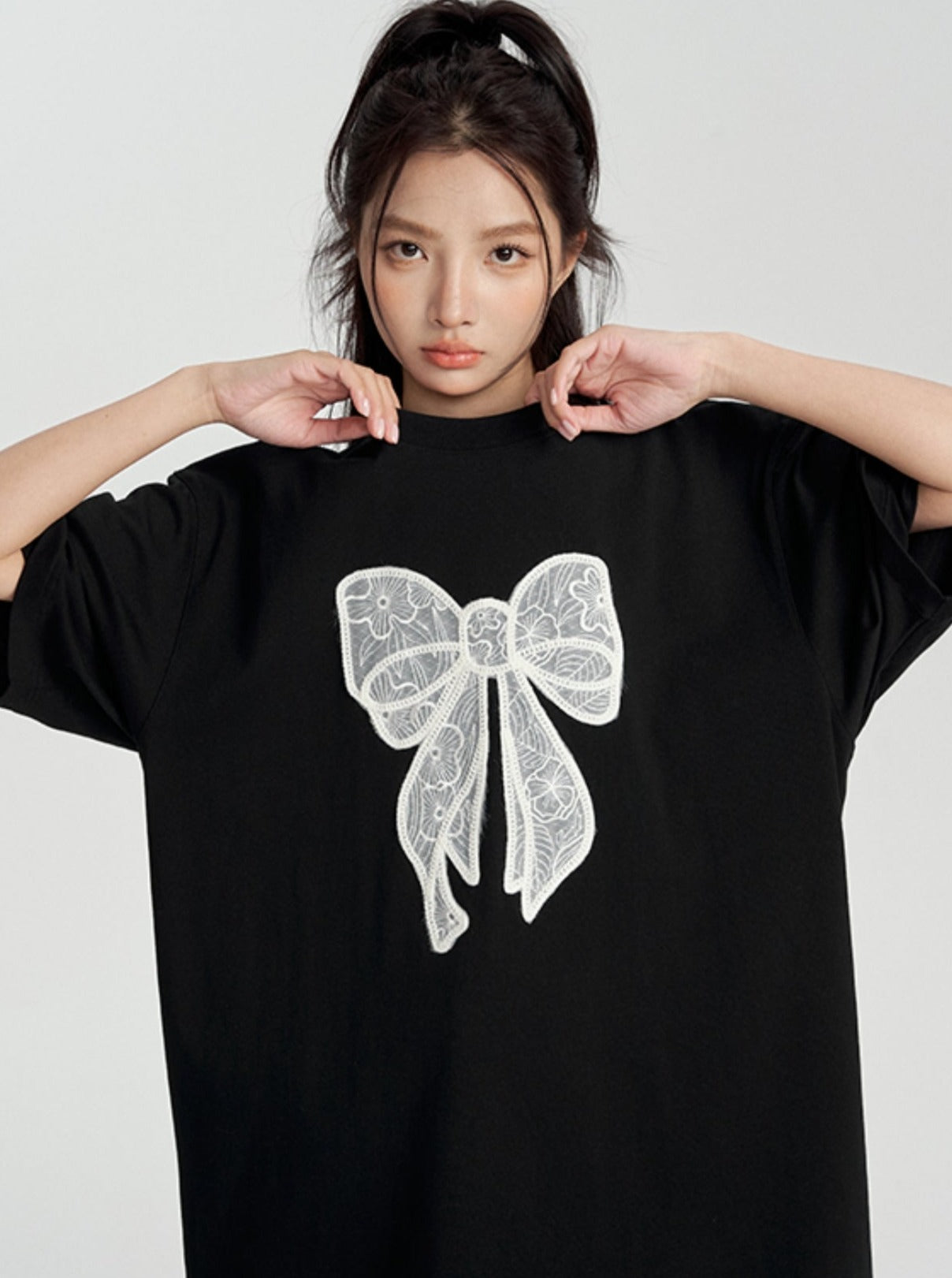 T-Shirt with Lace Bow Detail - chiclara