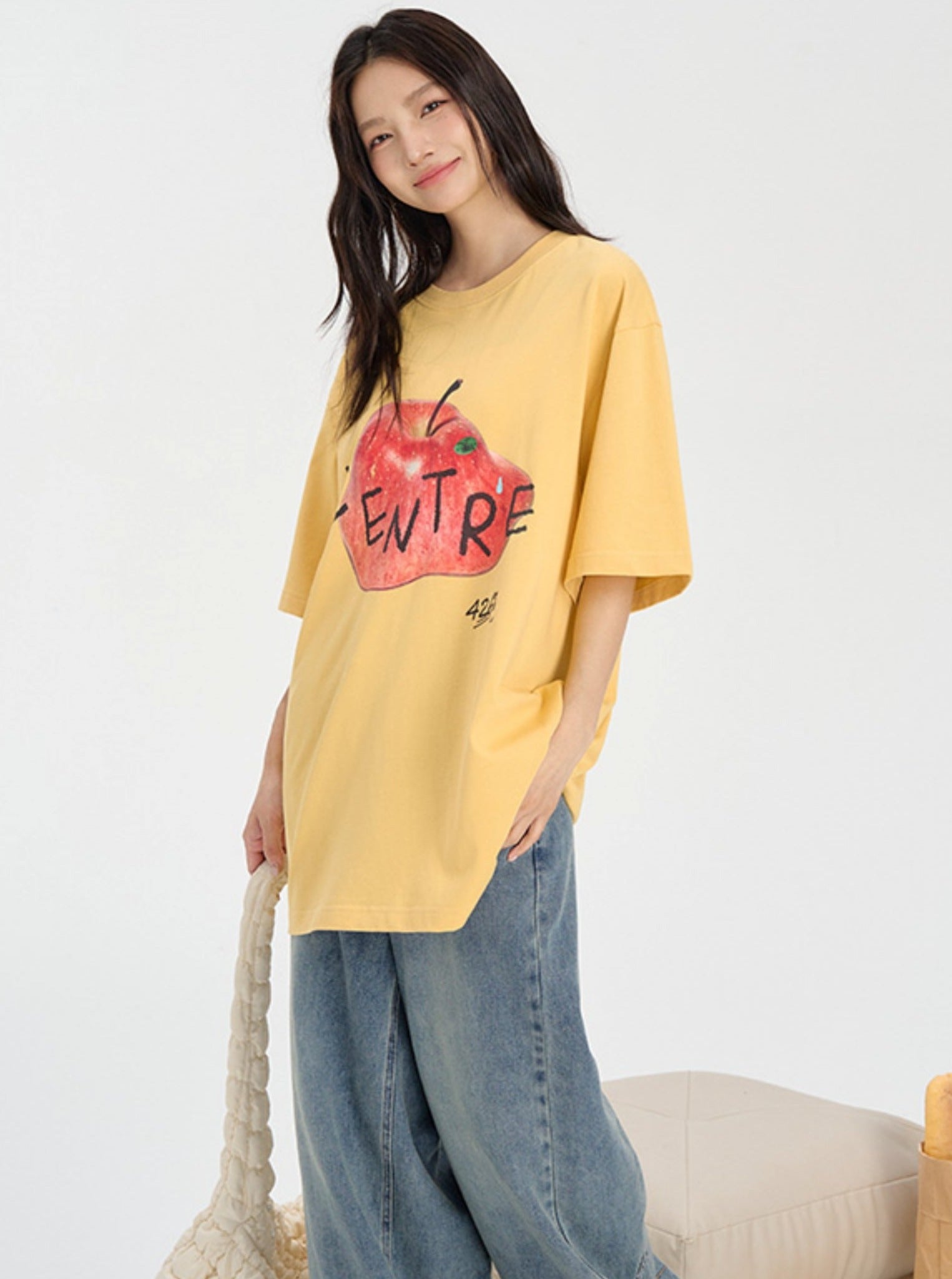 Melting Apple Graphic Tee in Loose Fit - chiclara