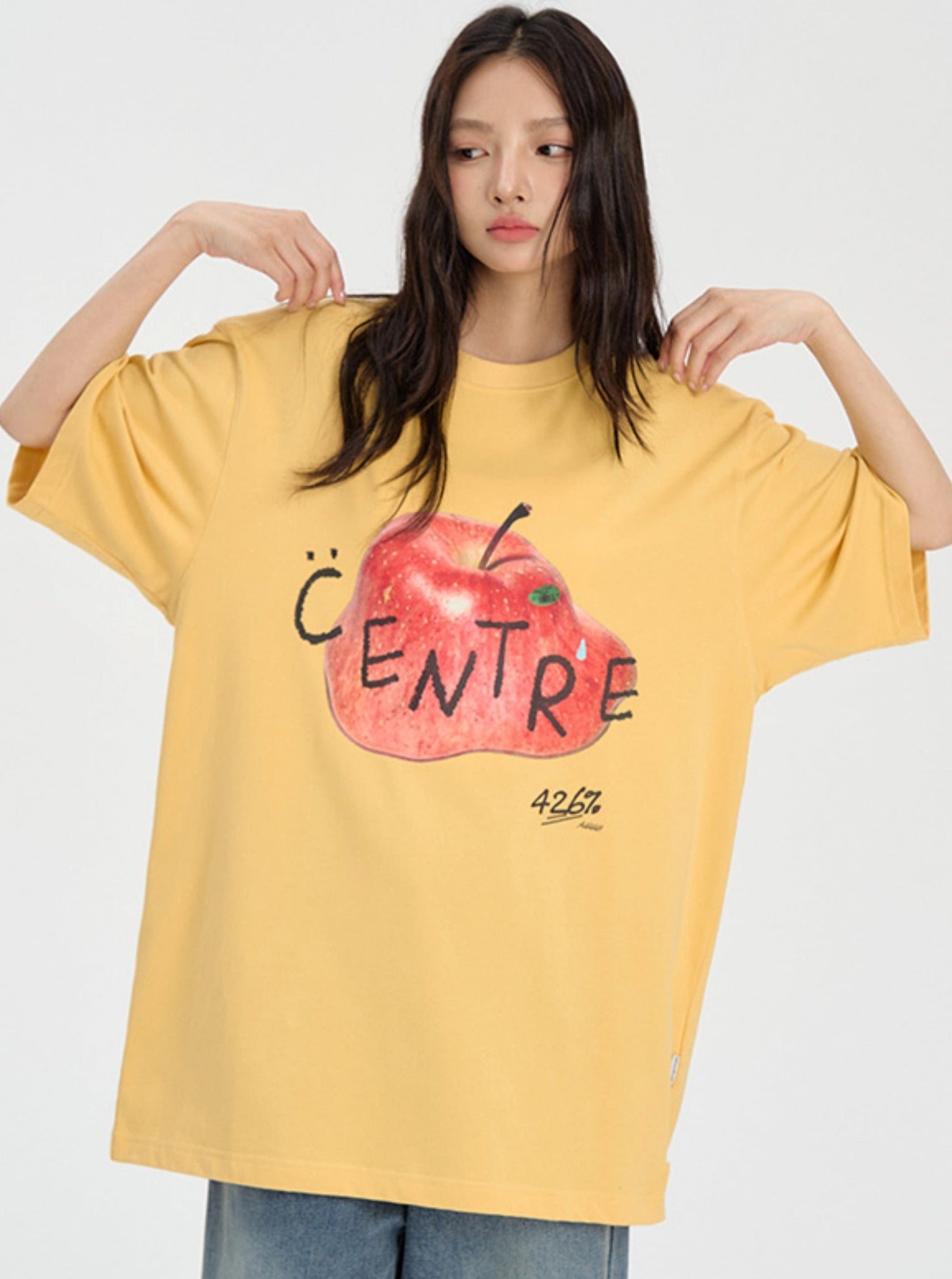 Melting Apple Graphic Tee in Loose Fit - chiclara