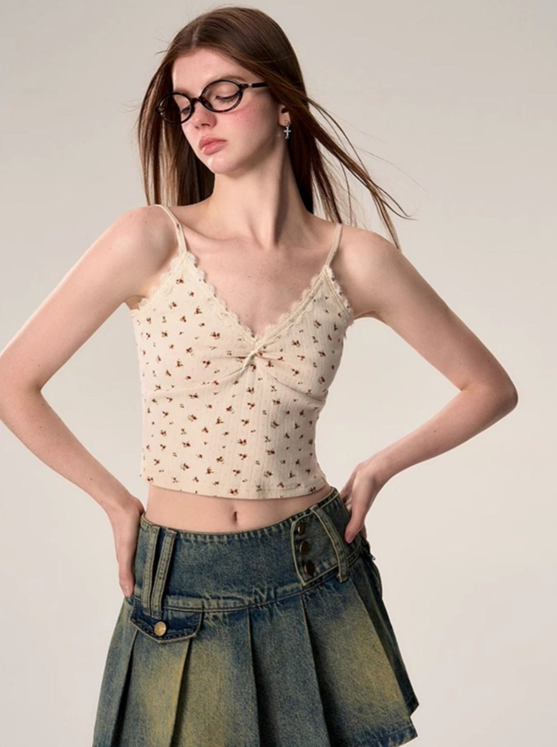 V-Neck Cropped Top - chiclara