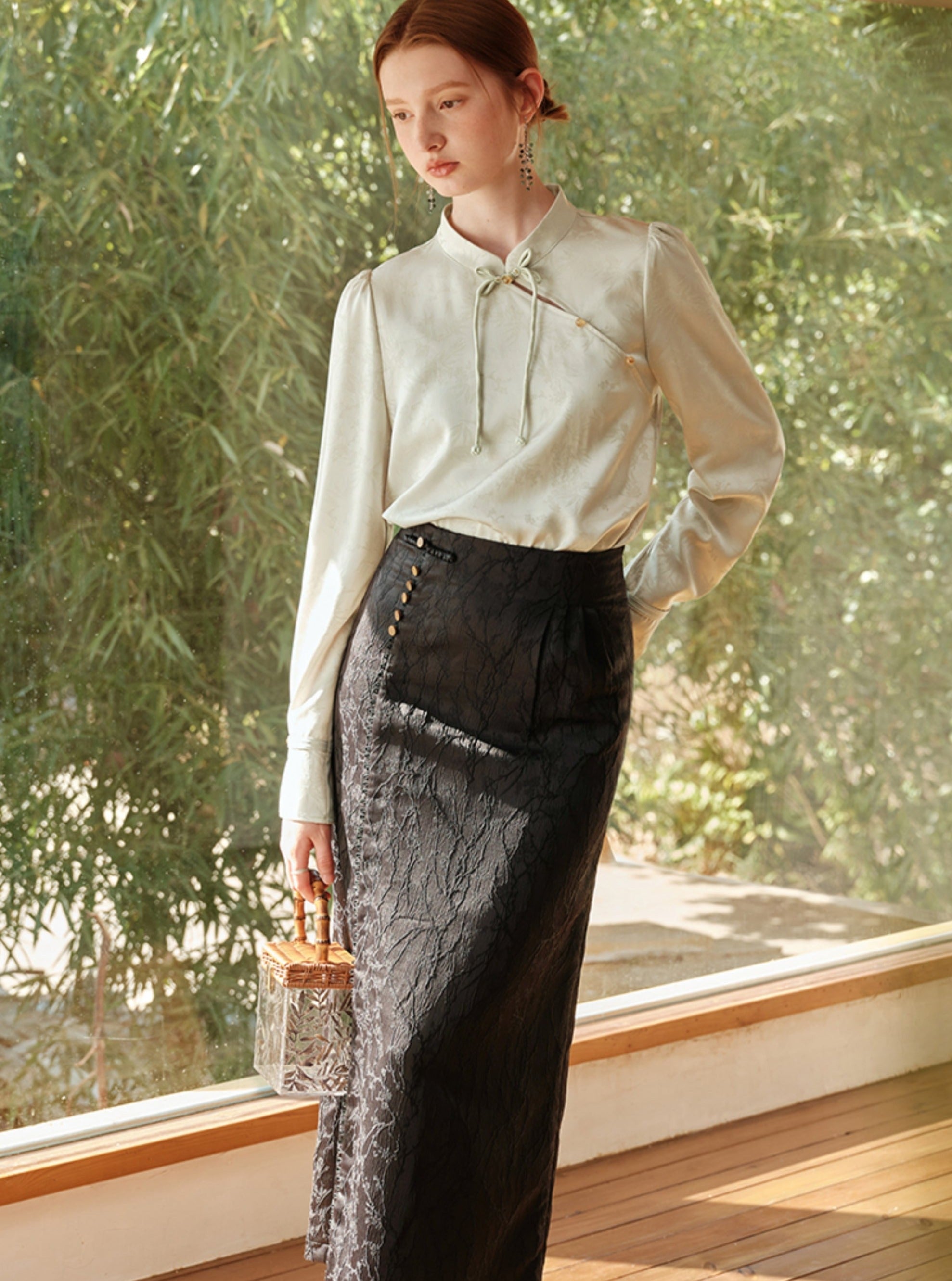 Vintage-Inspired Black Midi Skirt