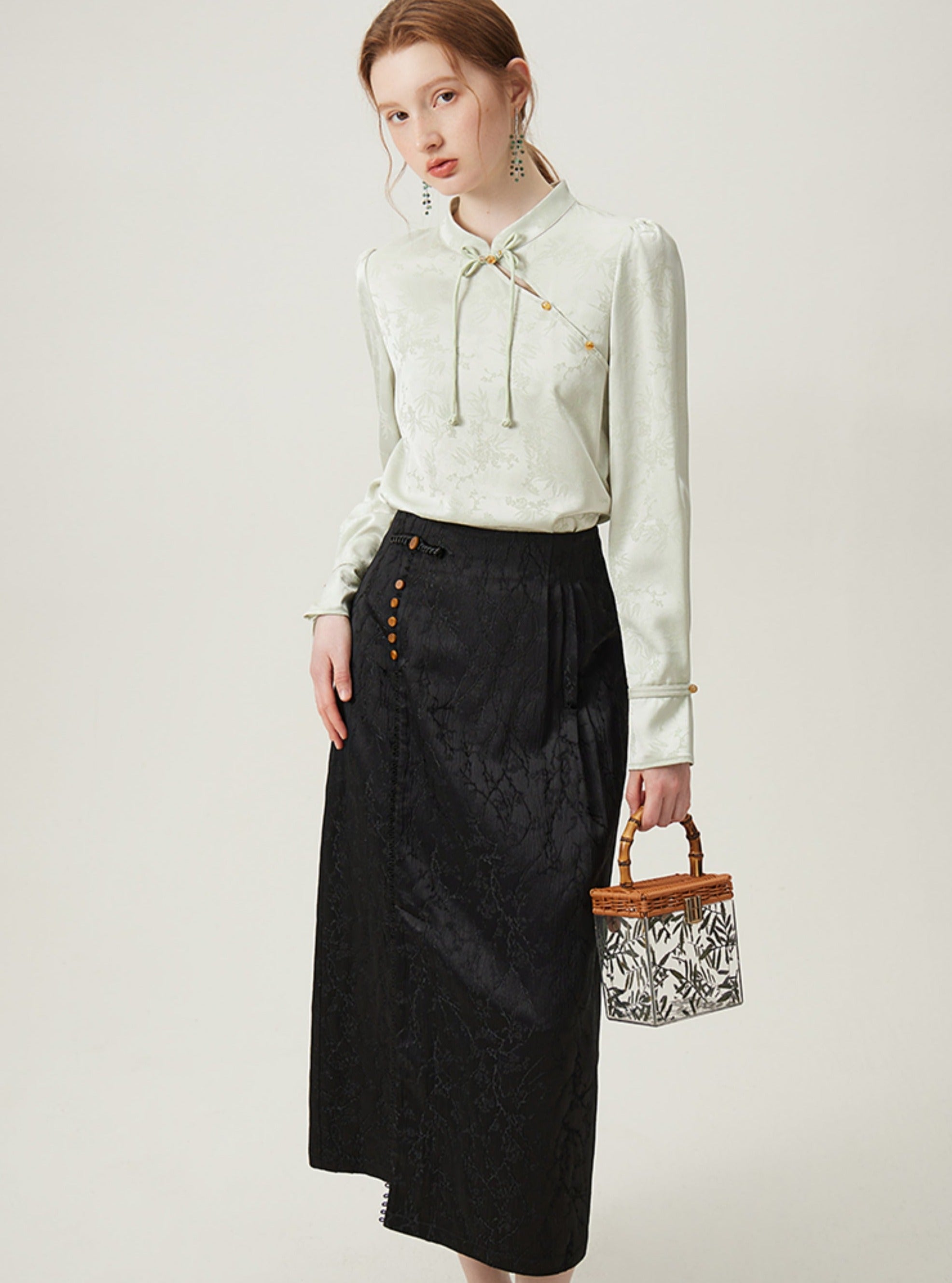 Vintage-Inspired Black Midi Skirt