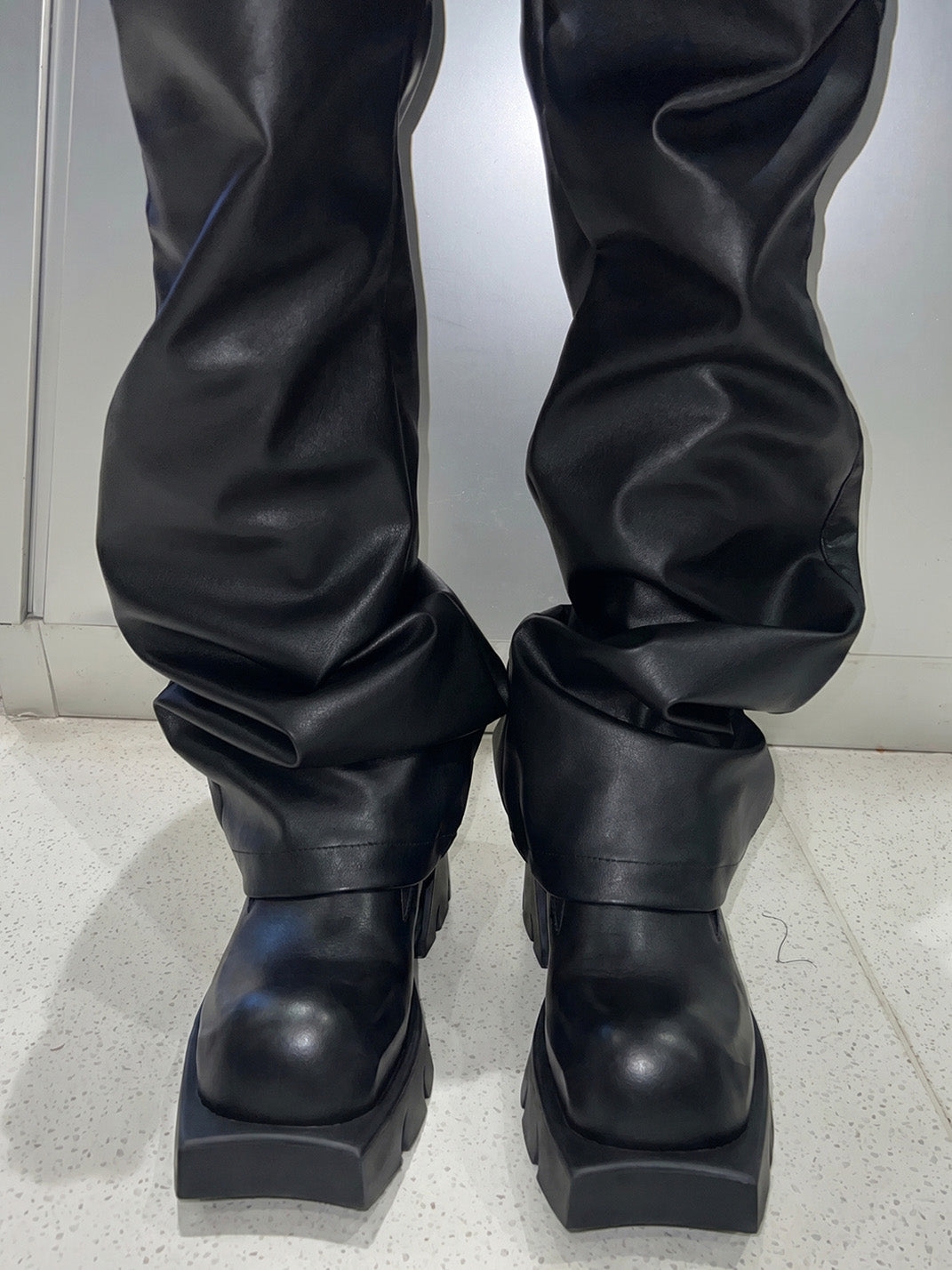 Black Horn-Detail Leather Platform Derby Shoes - View 2