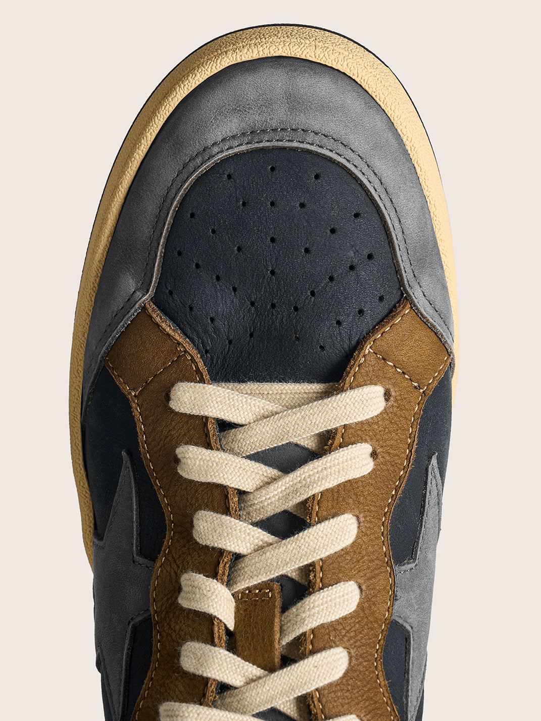 Brown Star Panel Retro Low-Top Sneakers - View 9