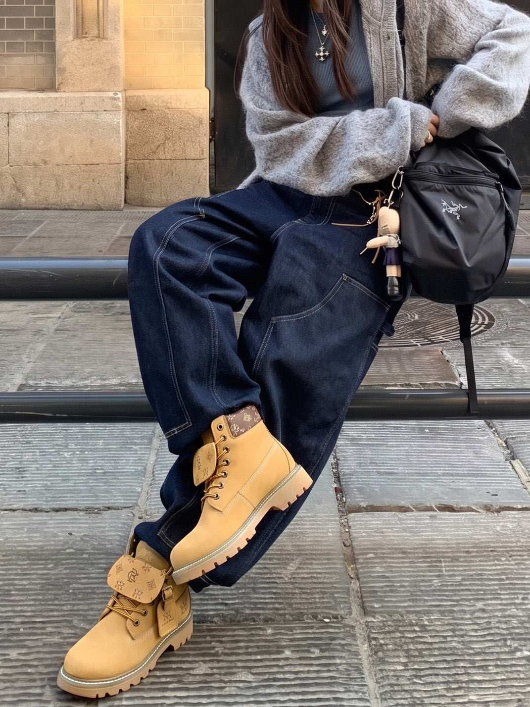 Wheat Contrast-Stitch Lug-Sole Work Boots - View 2